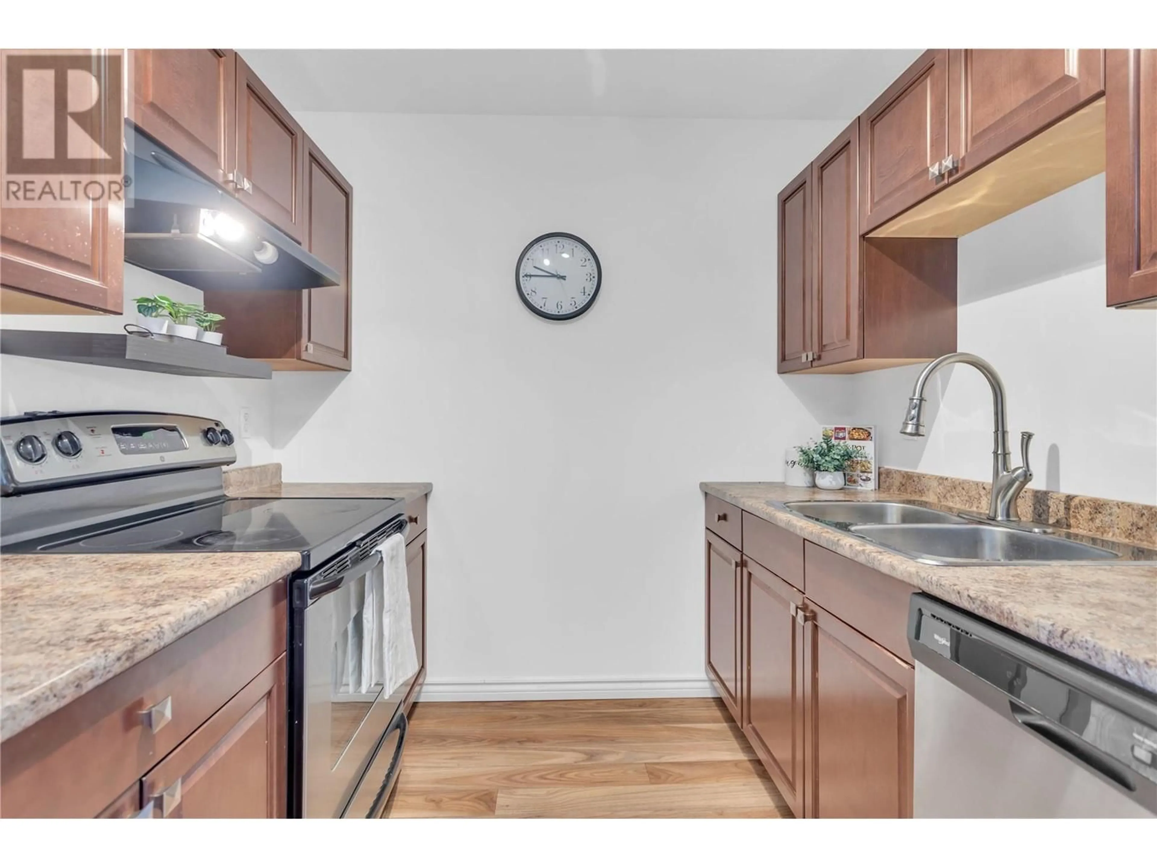 Standard kitchen, unknown for 401 - 3160 DE MONTREUIL COURT, Kelowna British Columbia V1W3W3