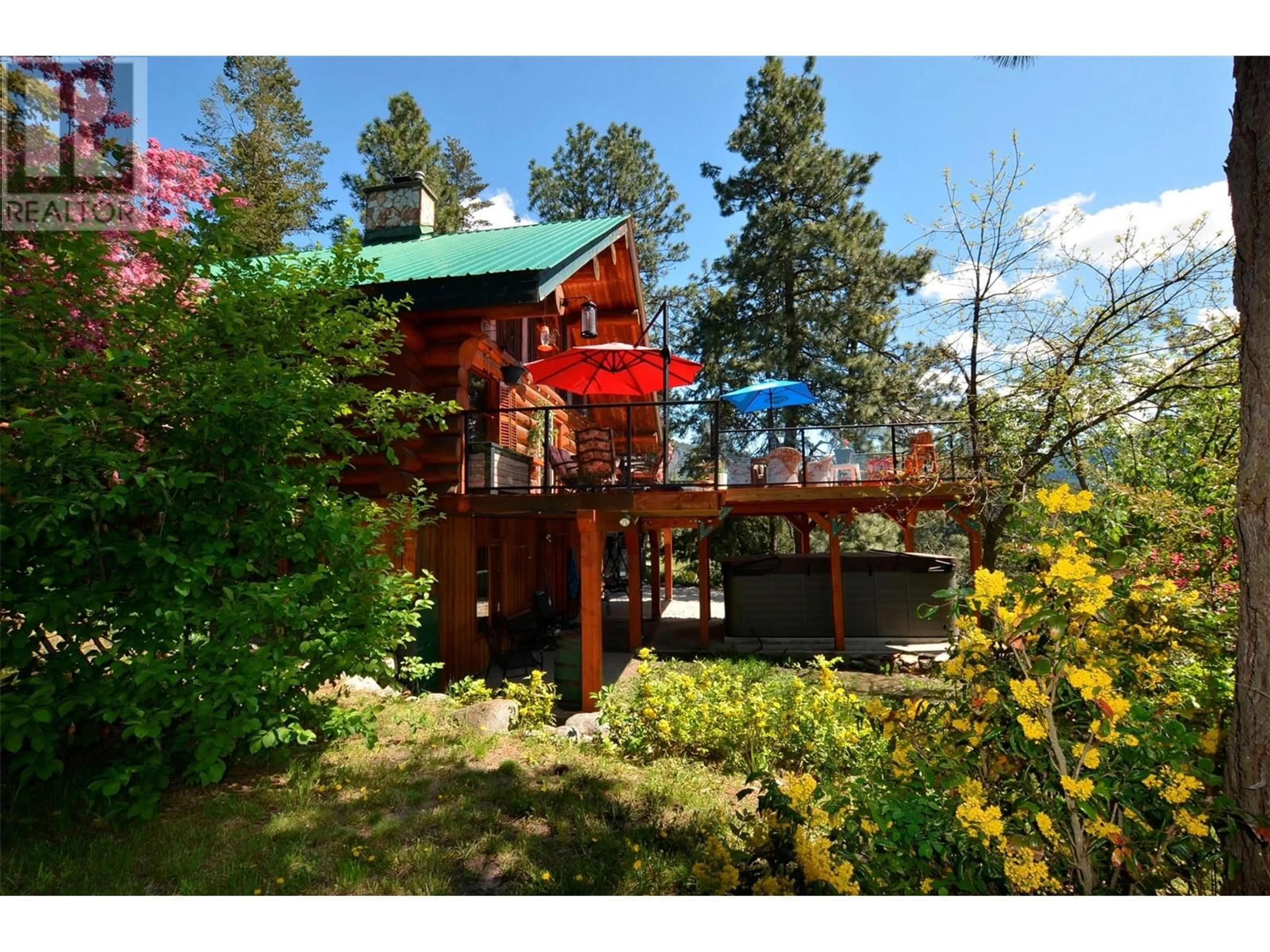 Patio, unknown for 60 VALEVIEW ROAD, Lumby British Columbia V0E2G1