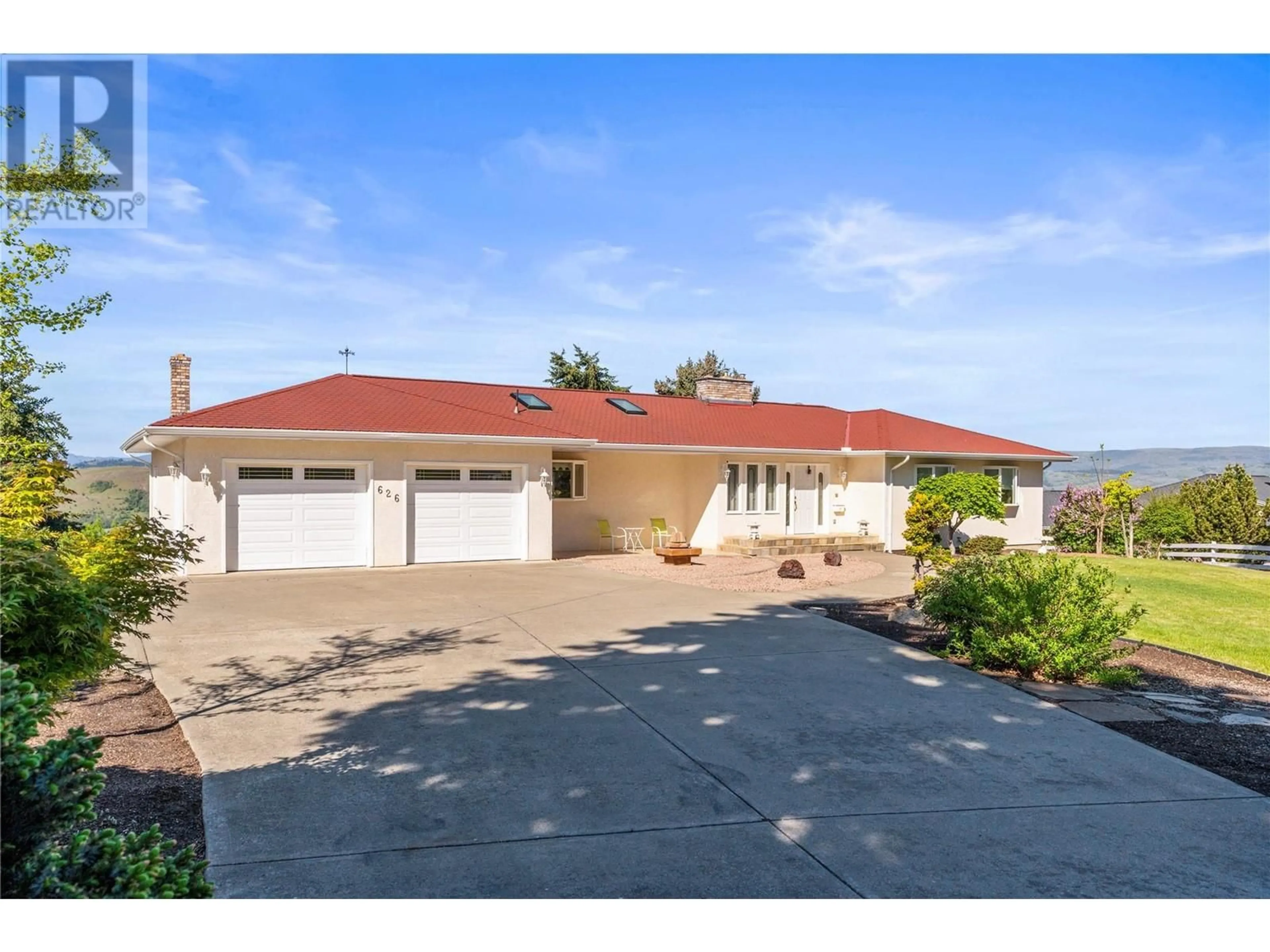 A pic from outside/outdoor area/front of a property/back of a property/a pic from drone, street for 626 UPLAND DRIVE, Coldstream British Columbia V1B2X8