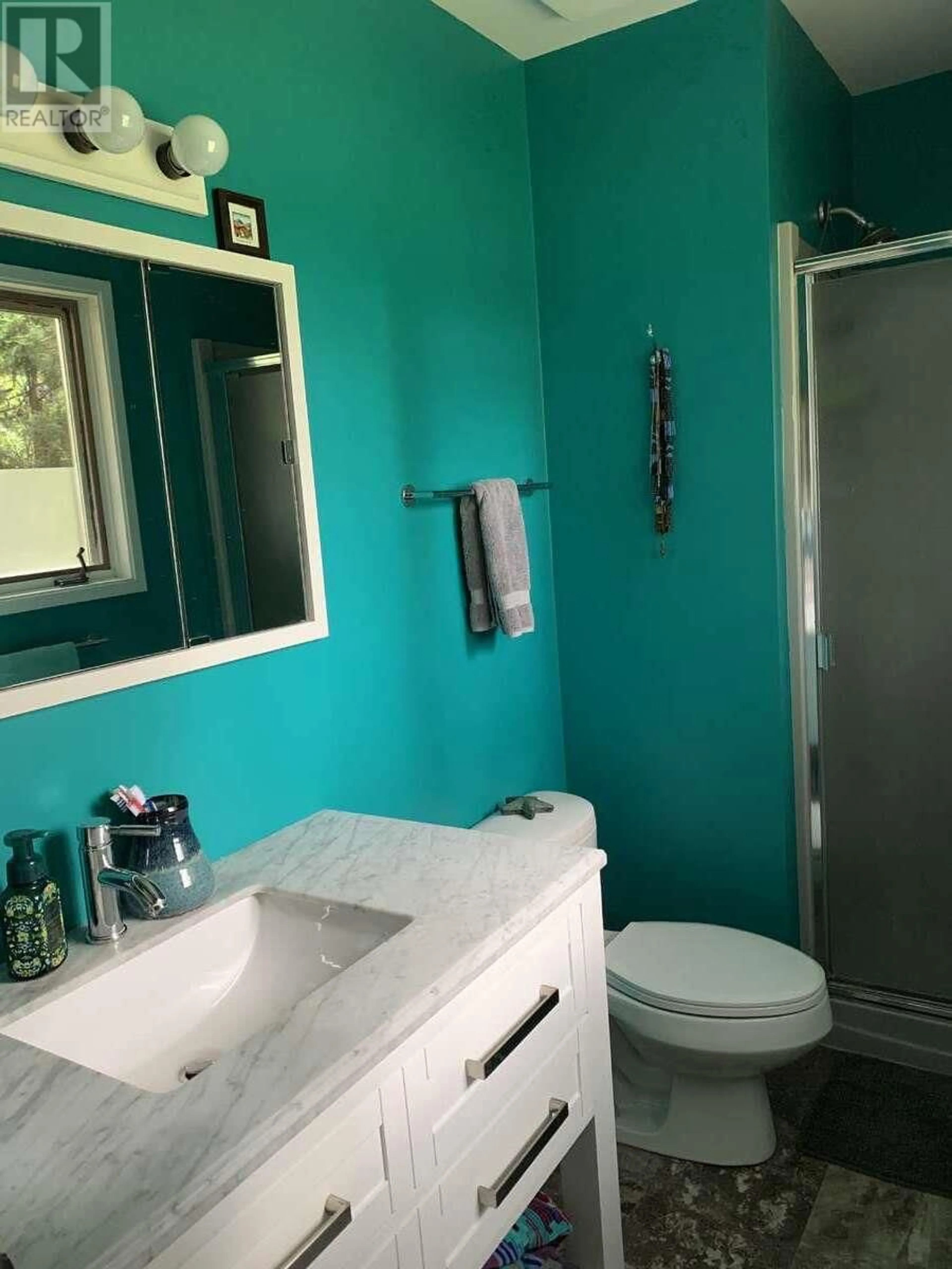 Standard bathroom, unknown for 967 JACOB ROAD, Golden British Columbia V0A1H2
