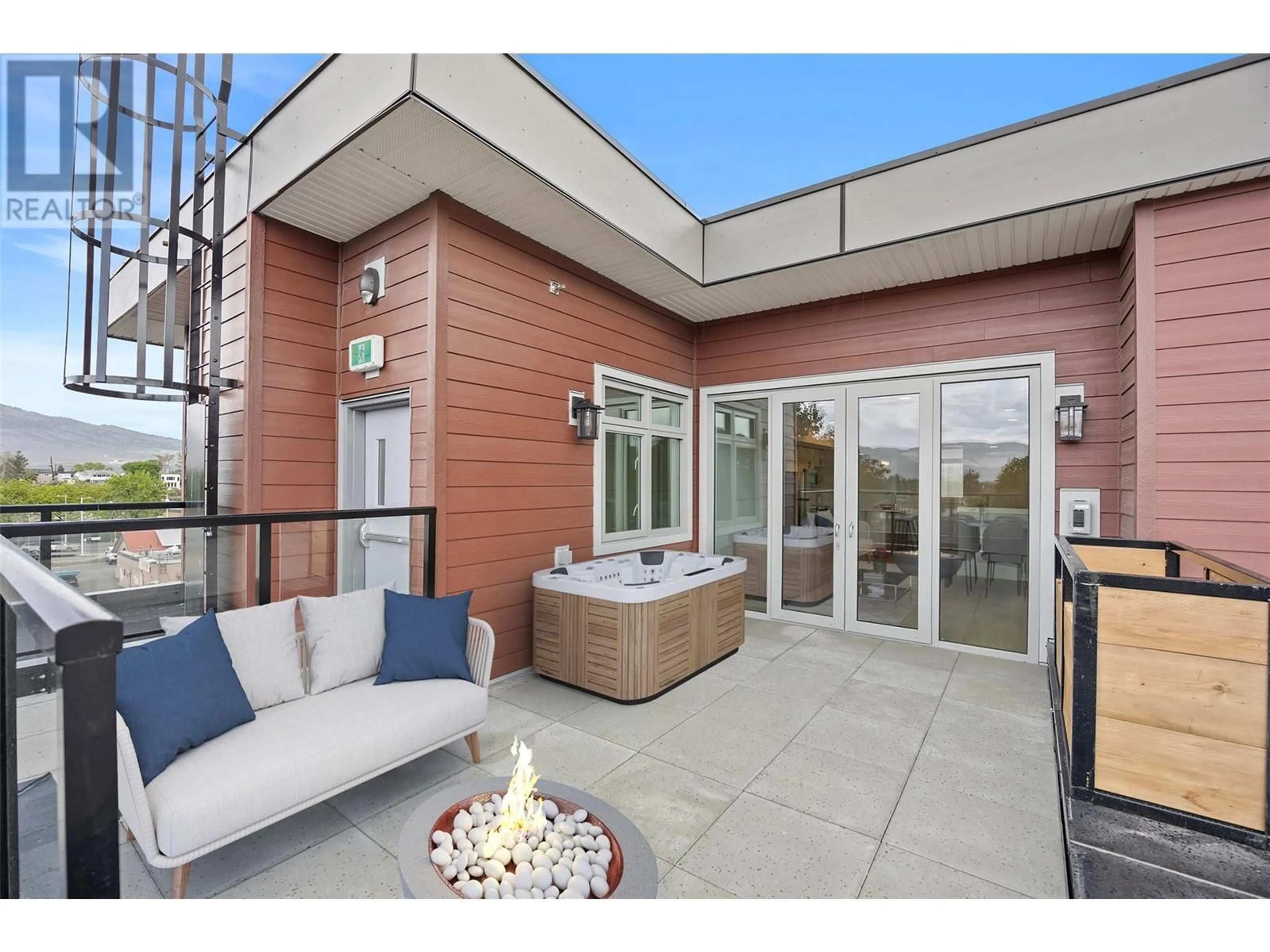 Patio, water/lake/river/ocean view for 401 - 215 ROYAL AVENUE, Kamloops British Columbia V2B3P2