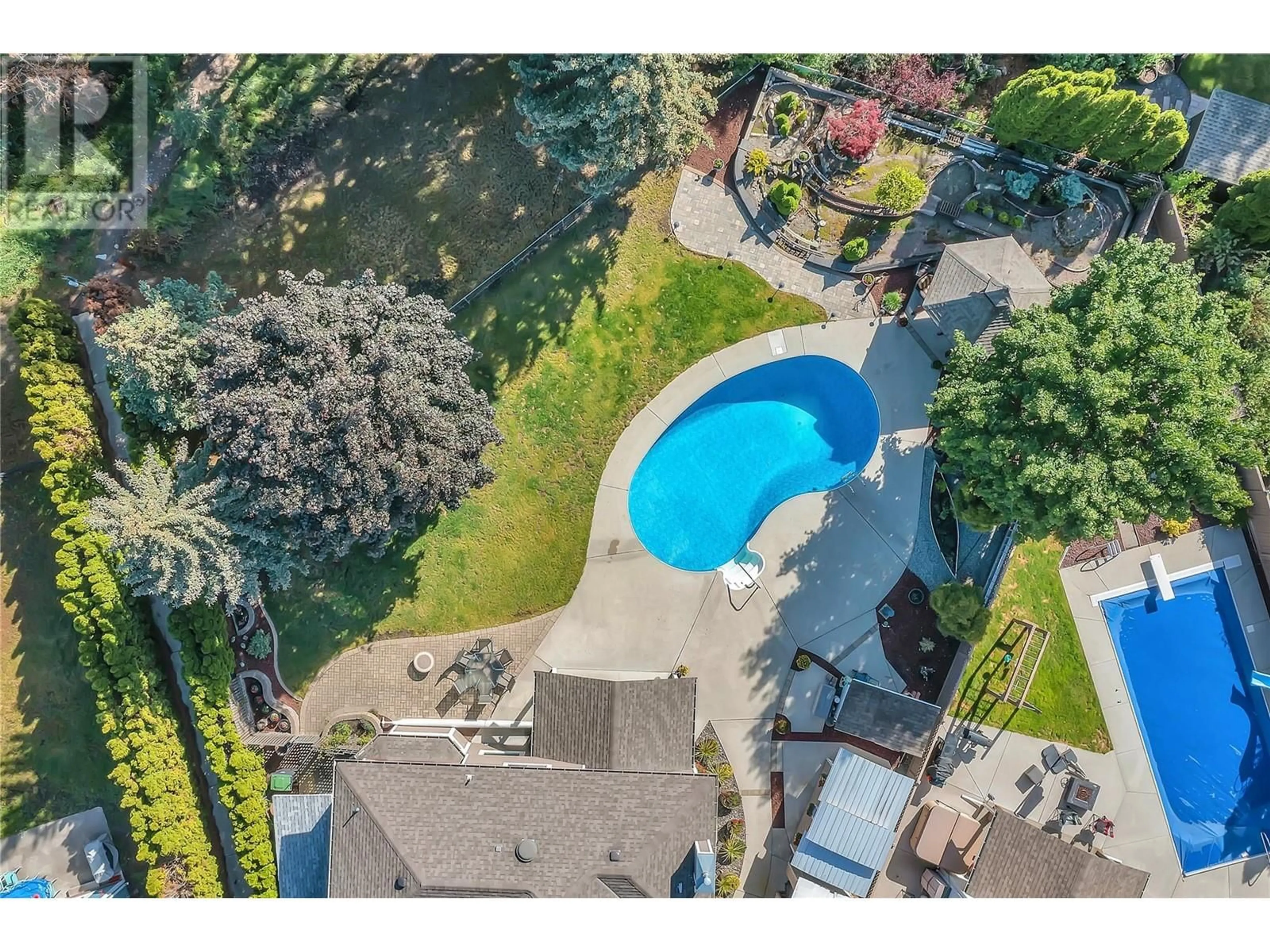 A pic from outside/outdoor area/front of a property/back of a property/a pic from drone, water/lake/river/ocean view for 2390 KARLI COURT, West Kelowna British Columbia V4T1T5