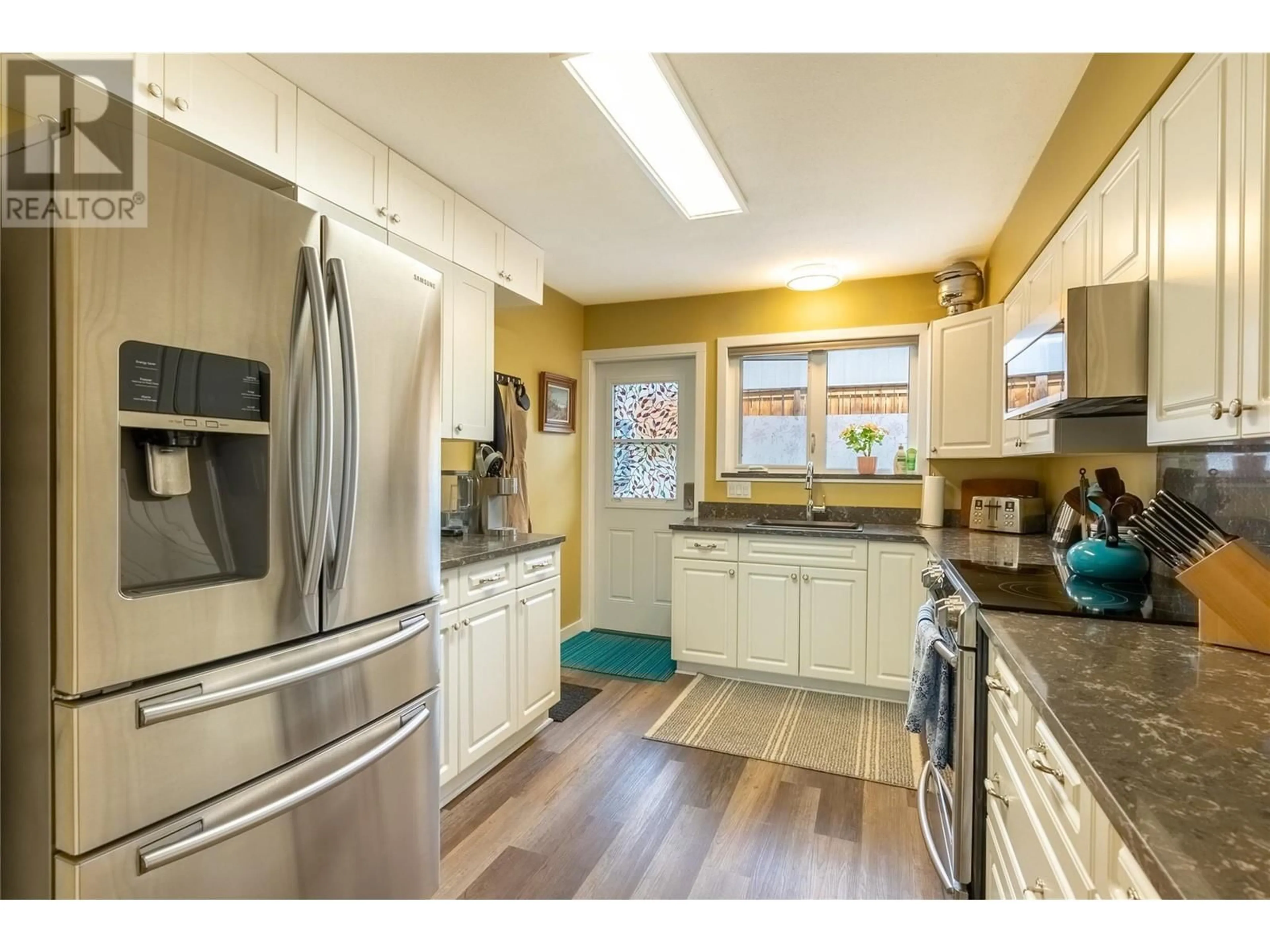 Open concept kitchen, unknown for 103 - 825 HILL STREET, Ashcroft British Columbia V0K1A0