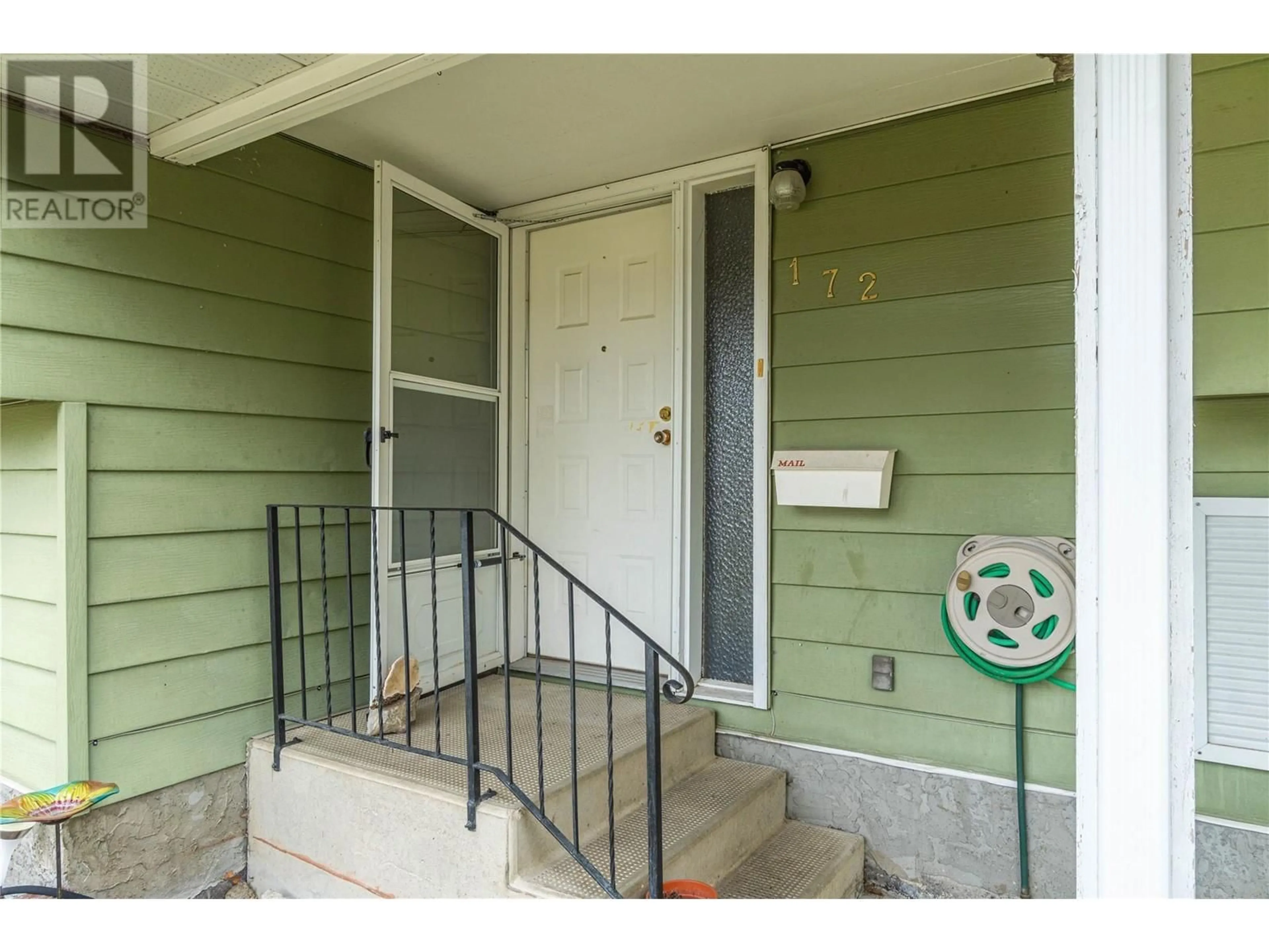 Indoor entryway for 172 ASPEN CRESCENT, Logan Lake British Columbia V0K1W0