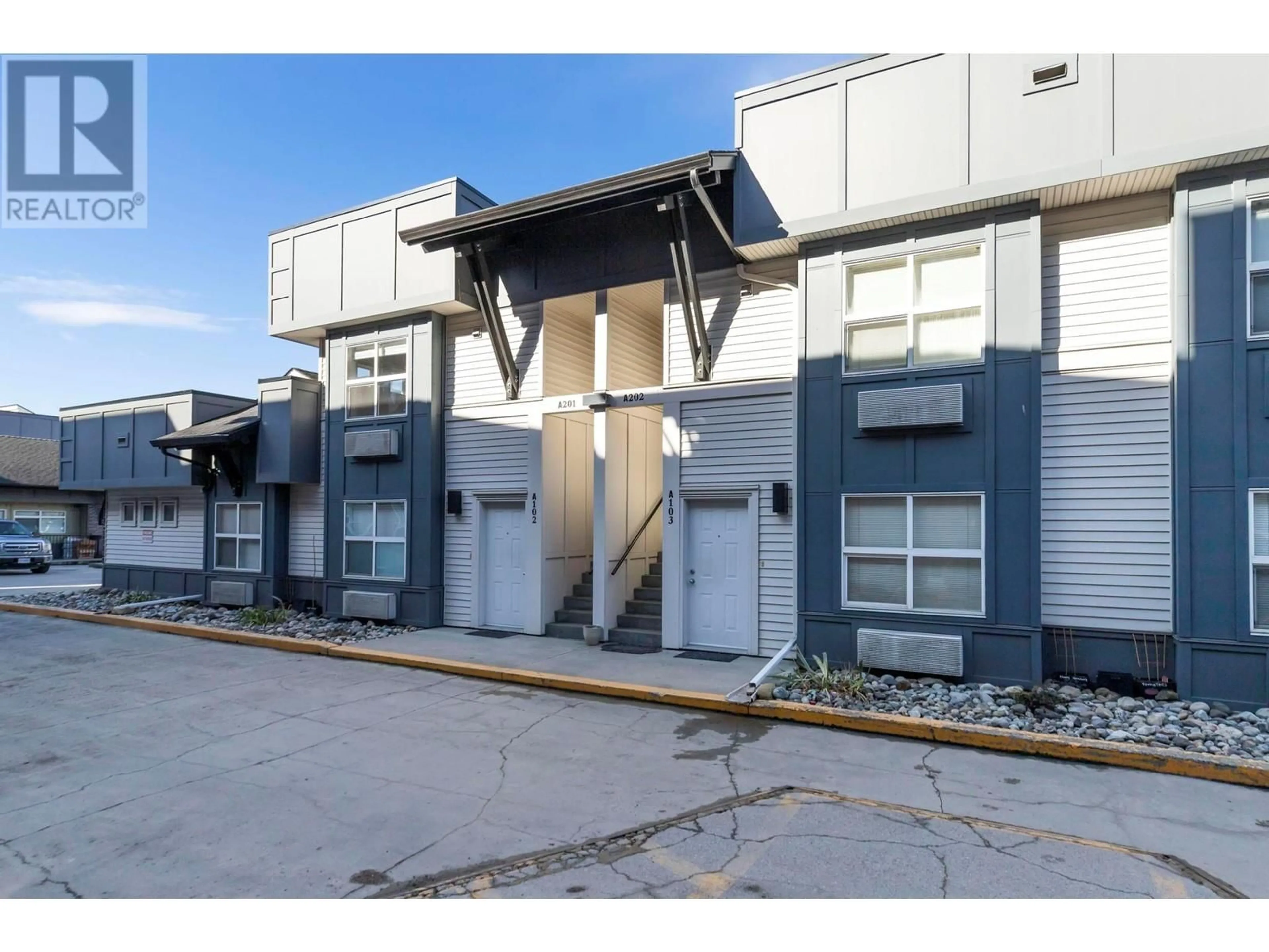 Patio, street for 201A - 1475 GLENMORE ROAD NORTH, Kelowna British Columbia V1V2H6