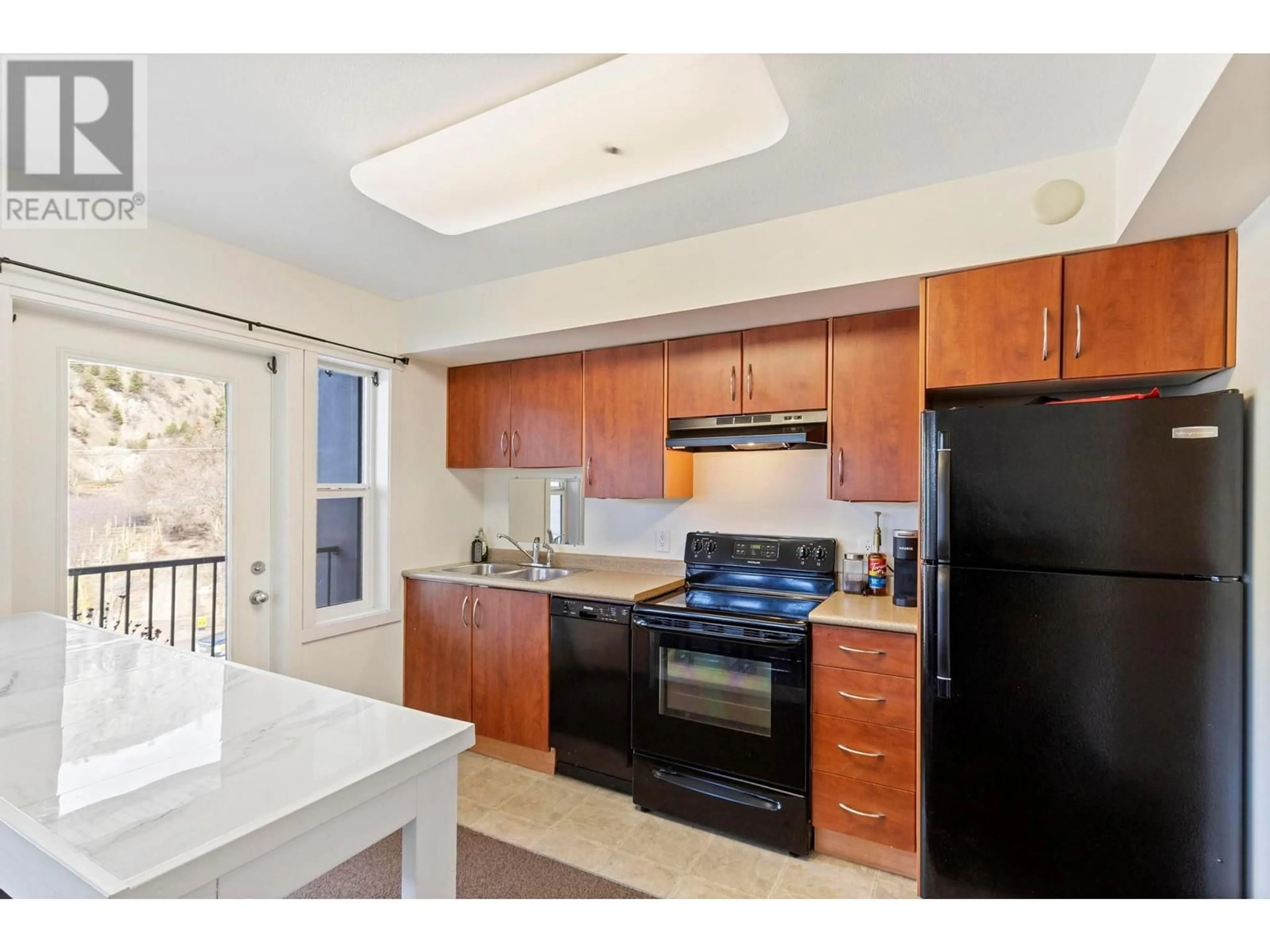Standard kitchen, unknown for 201A - 1475 GLENMORE ROAD NORTH, Kelowna British Columbia V1V2H6