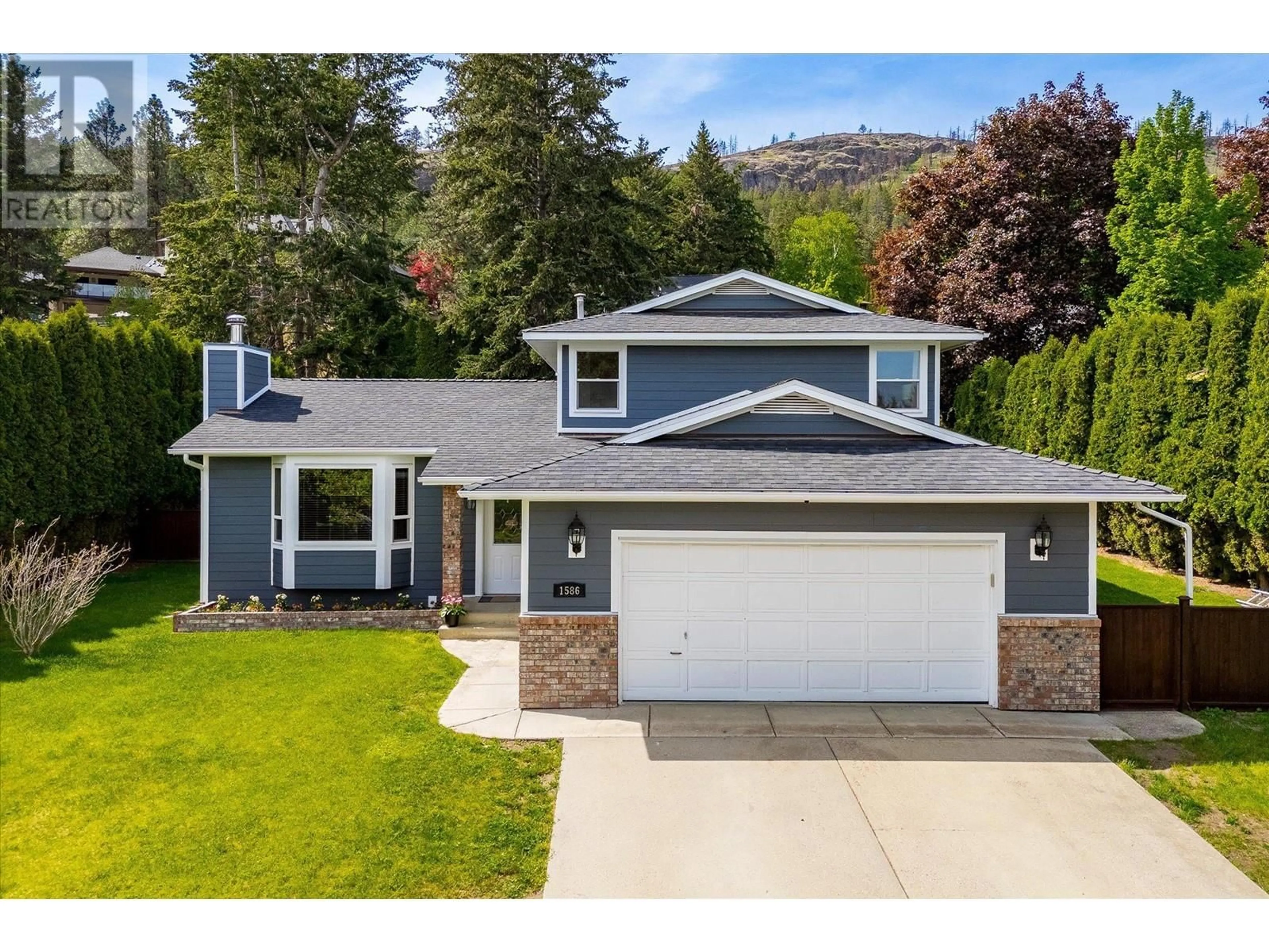 Home with vinyl exterior material, unknown for 1586 BLACKWOOD DRIVE, West Kelowna British Columbia V1Z3B7