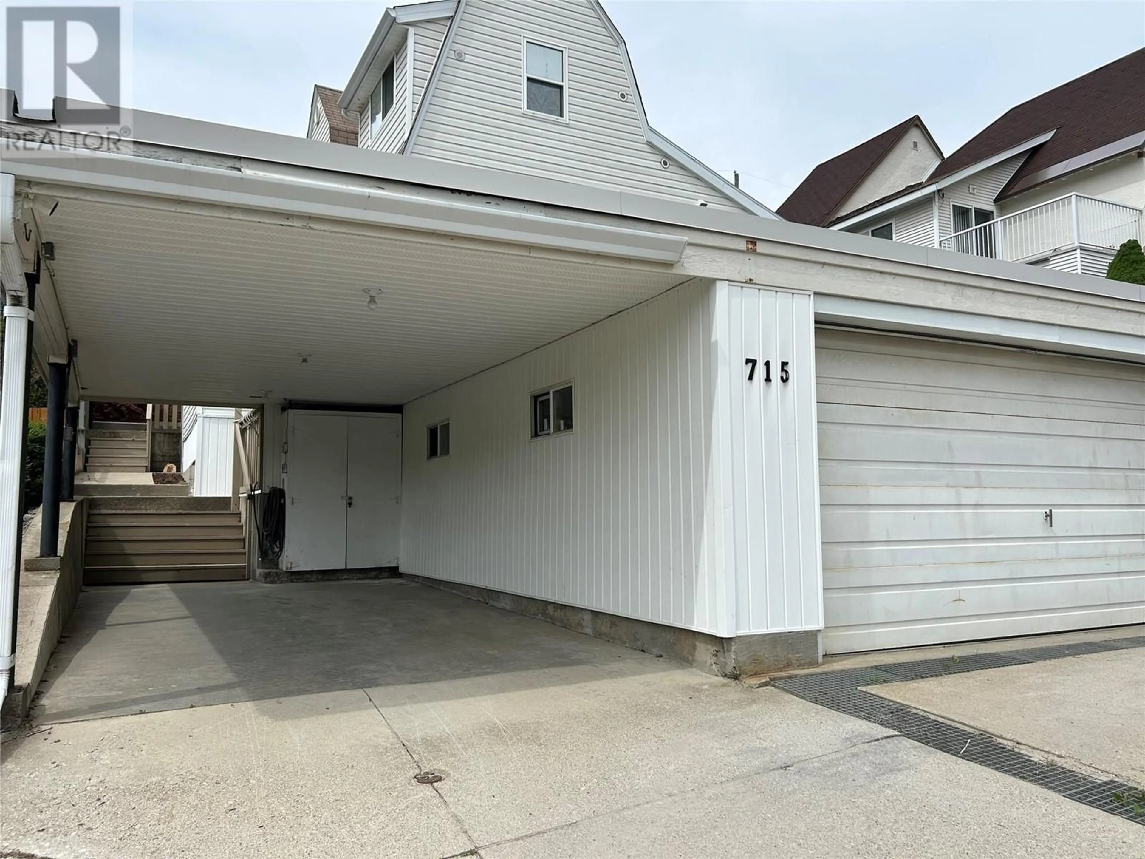 Indoor garage for 715 SHAKESPEARE STREET, Warfield British Columbia V1R2B3