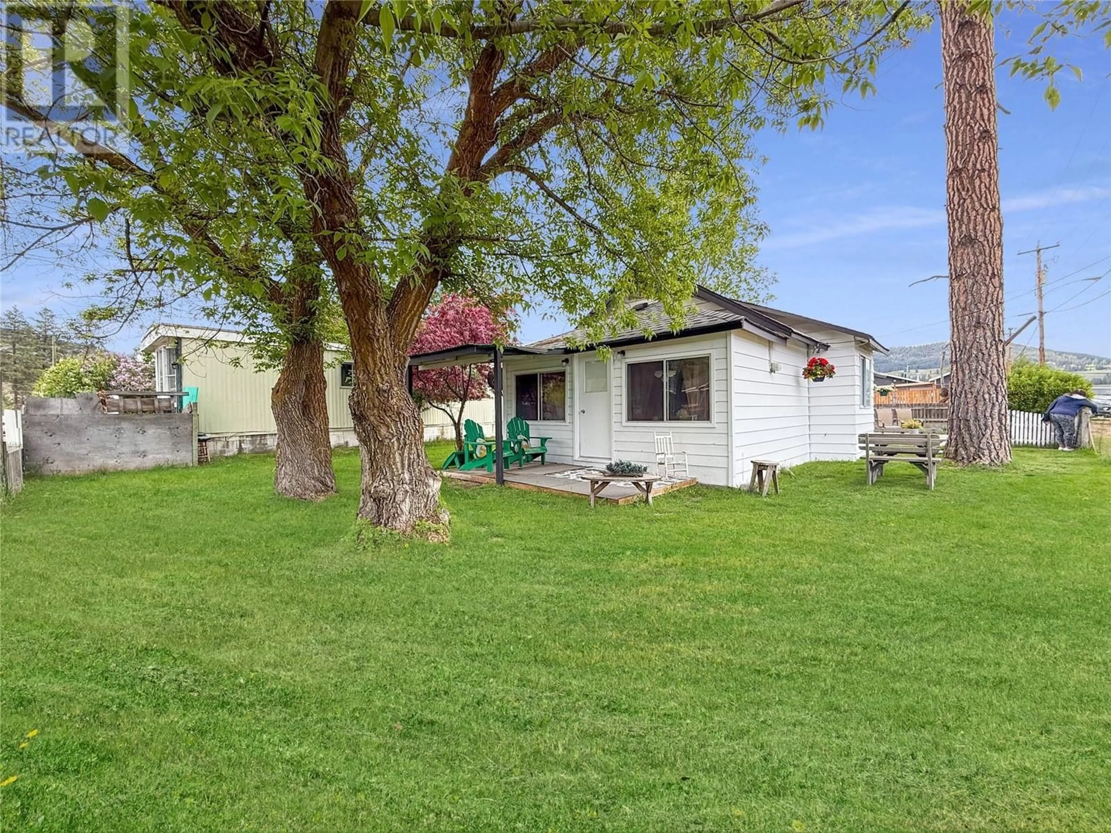 A pic from outside/outdoor area/front of a property/back of a property/a pic from drone, street for 301 8TH AVENUE, Princeton British Columbia V0X1W0