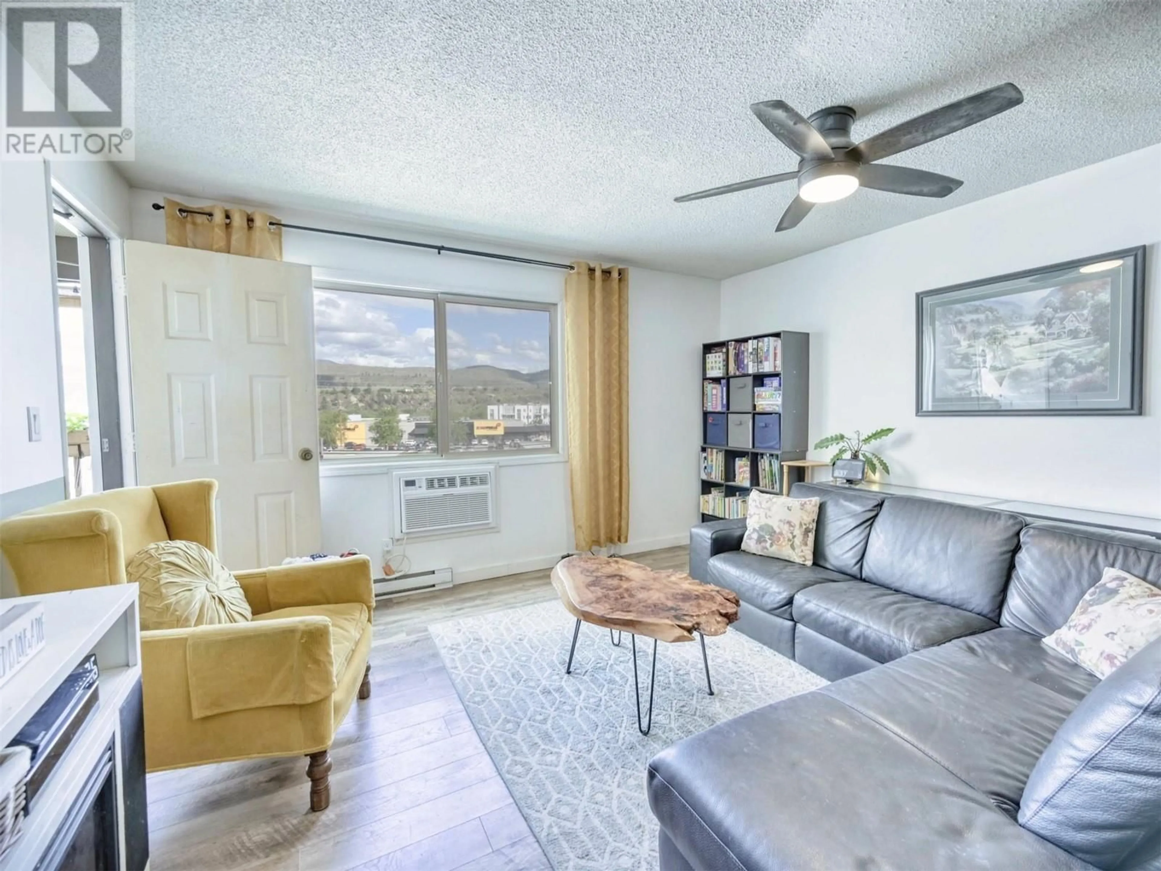 Living room with furniture, unknown for 10 - 529 CO-OP AVENUE, Oliver British Columbia V0H1T0