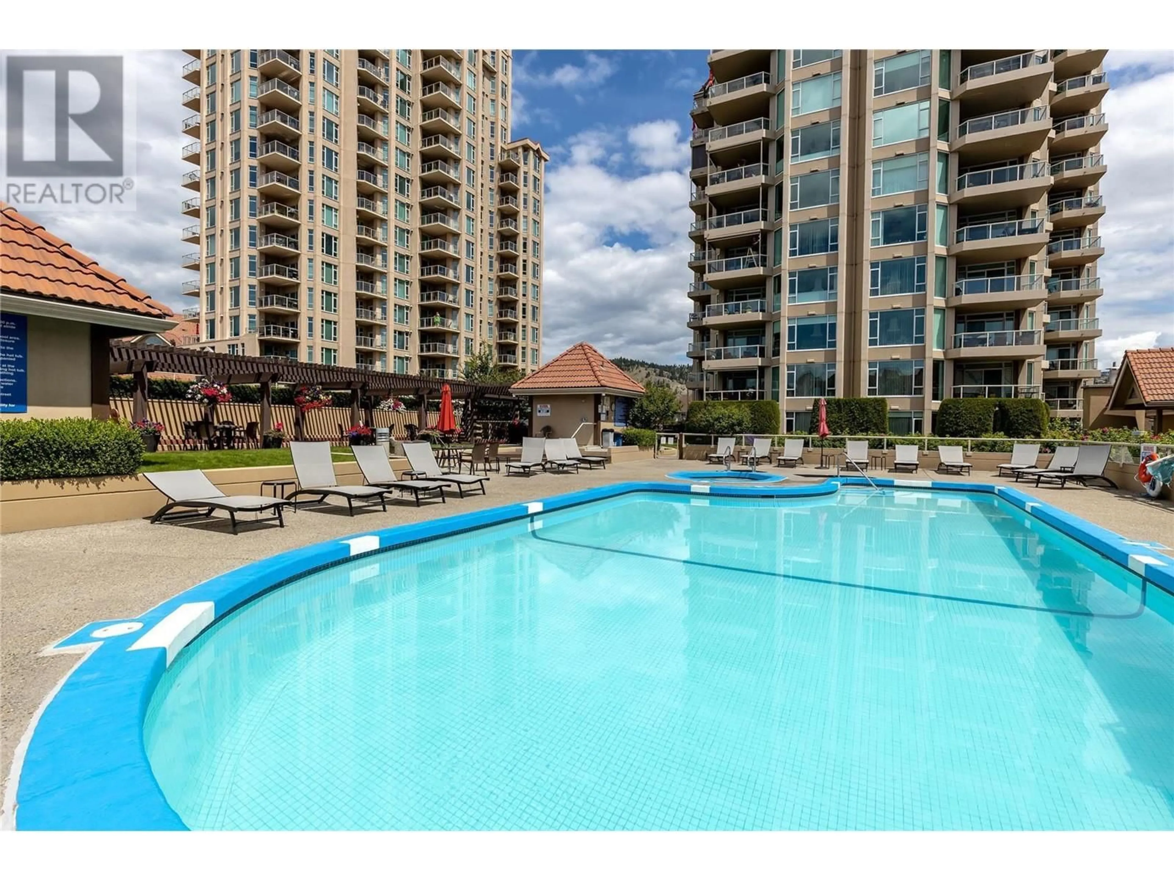 Pool for 302 - 1152 SUNSET DRIVE, Kelowna British Columbia V1Y9R7