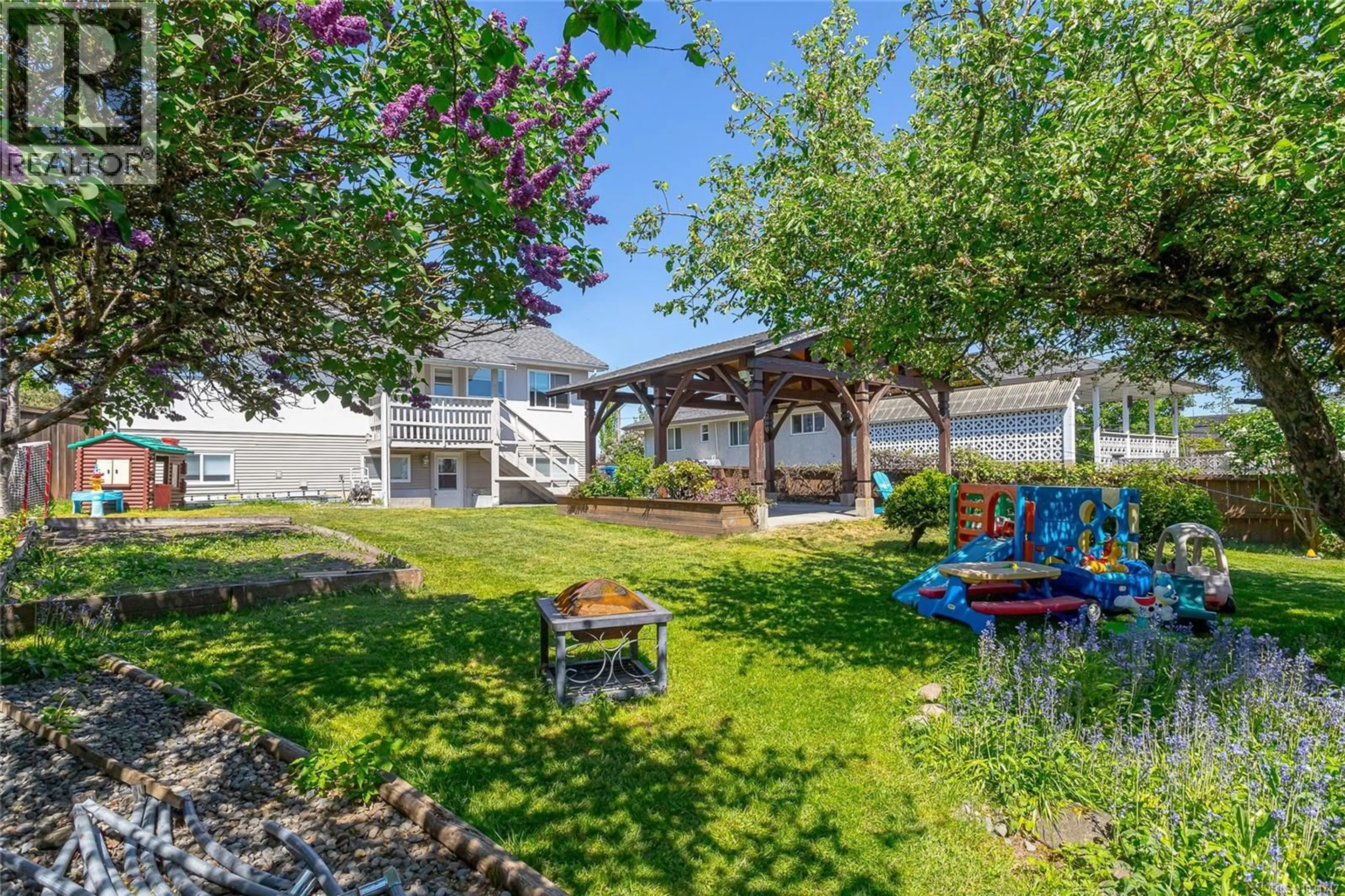 Patio, unknown for 607 FIFTH STREET, Nanaimo British Columbia V9R1P7