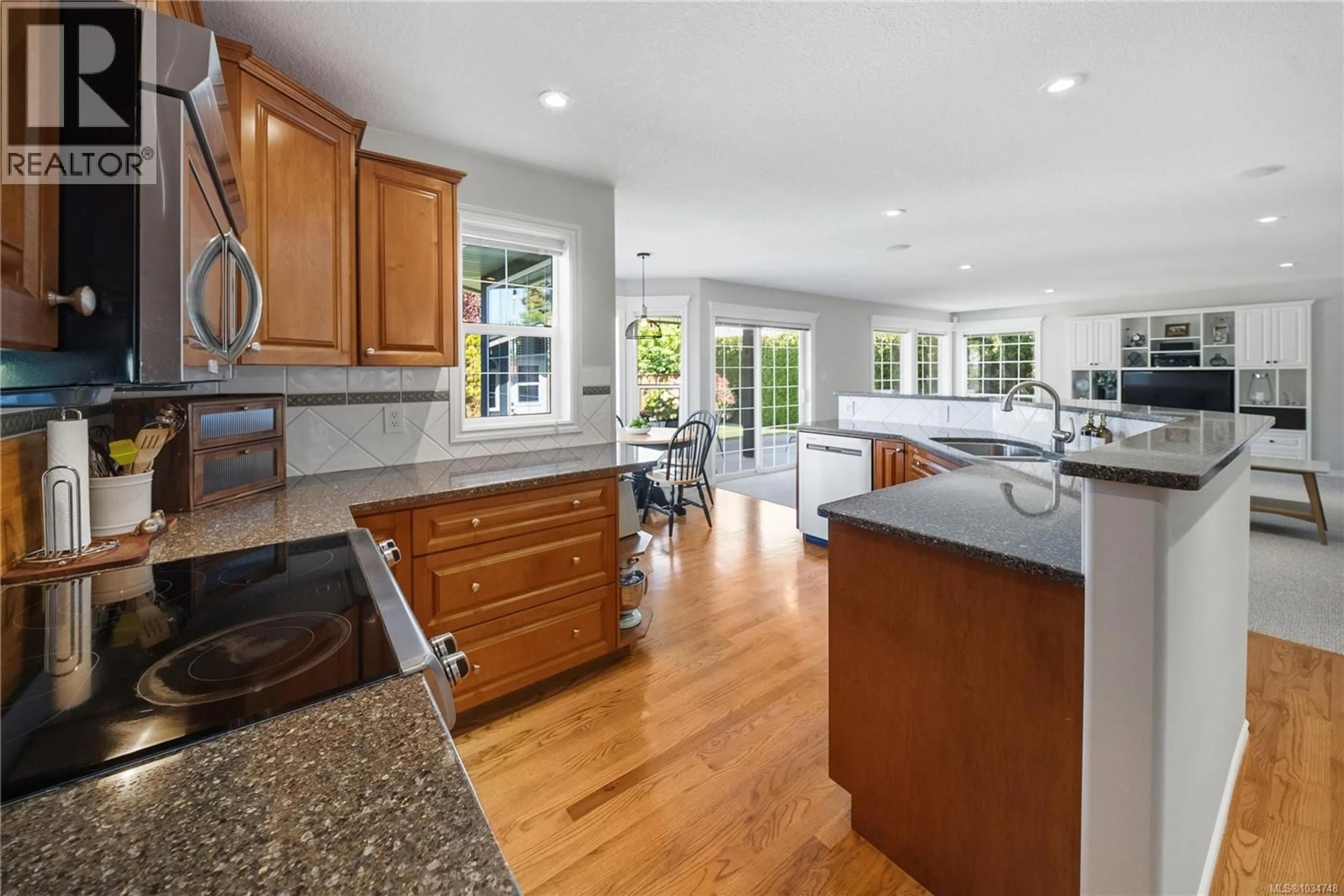 Open concept kitchen, unknown for 6258 MCROBB AVENUE, Nanaimo British Columbia V9V1M4