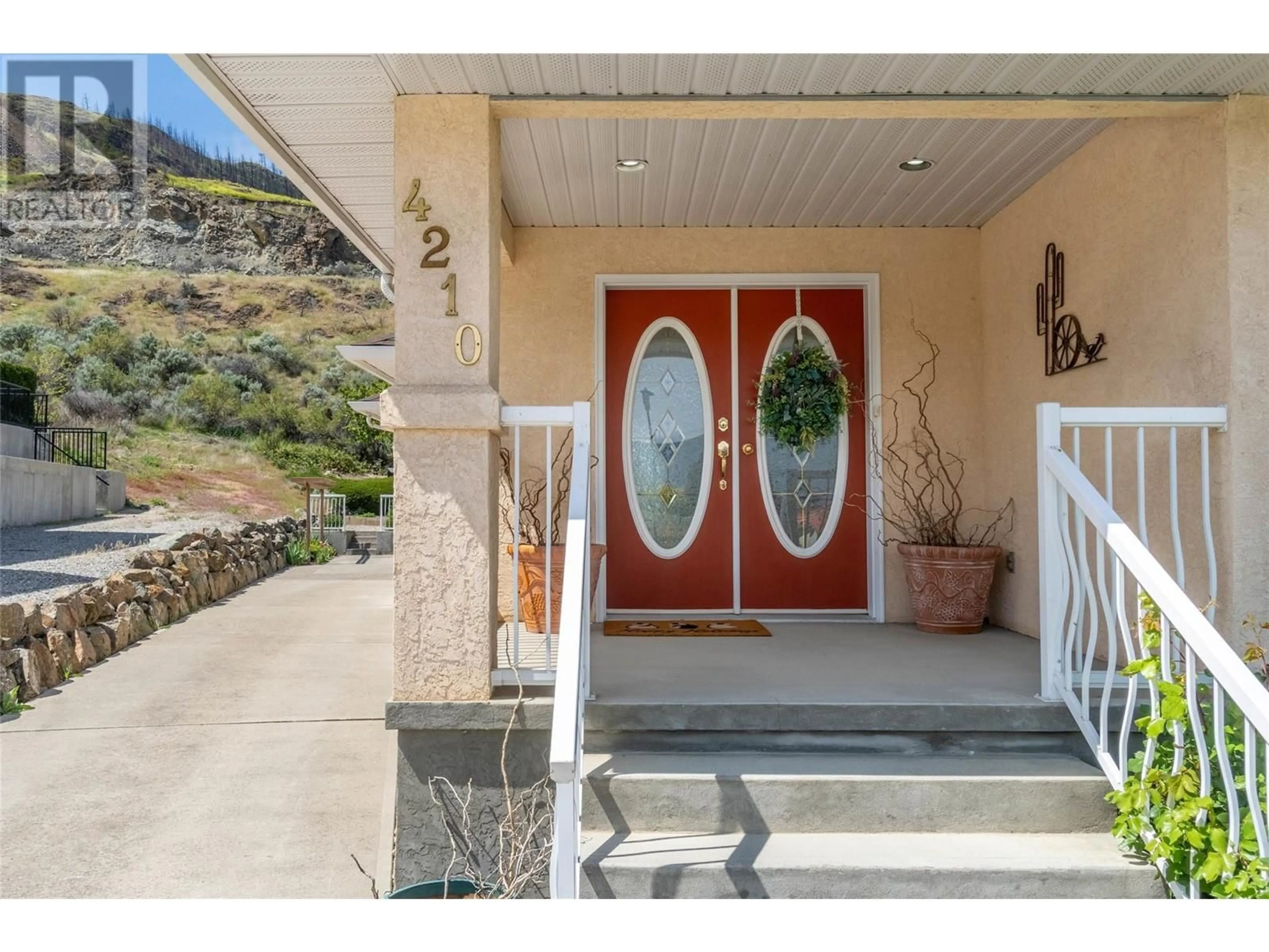 Indoor entryway for 4210 FAIRWINDS DRIVE, Osoyoos British Columbia V0H1V4