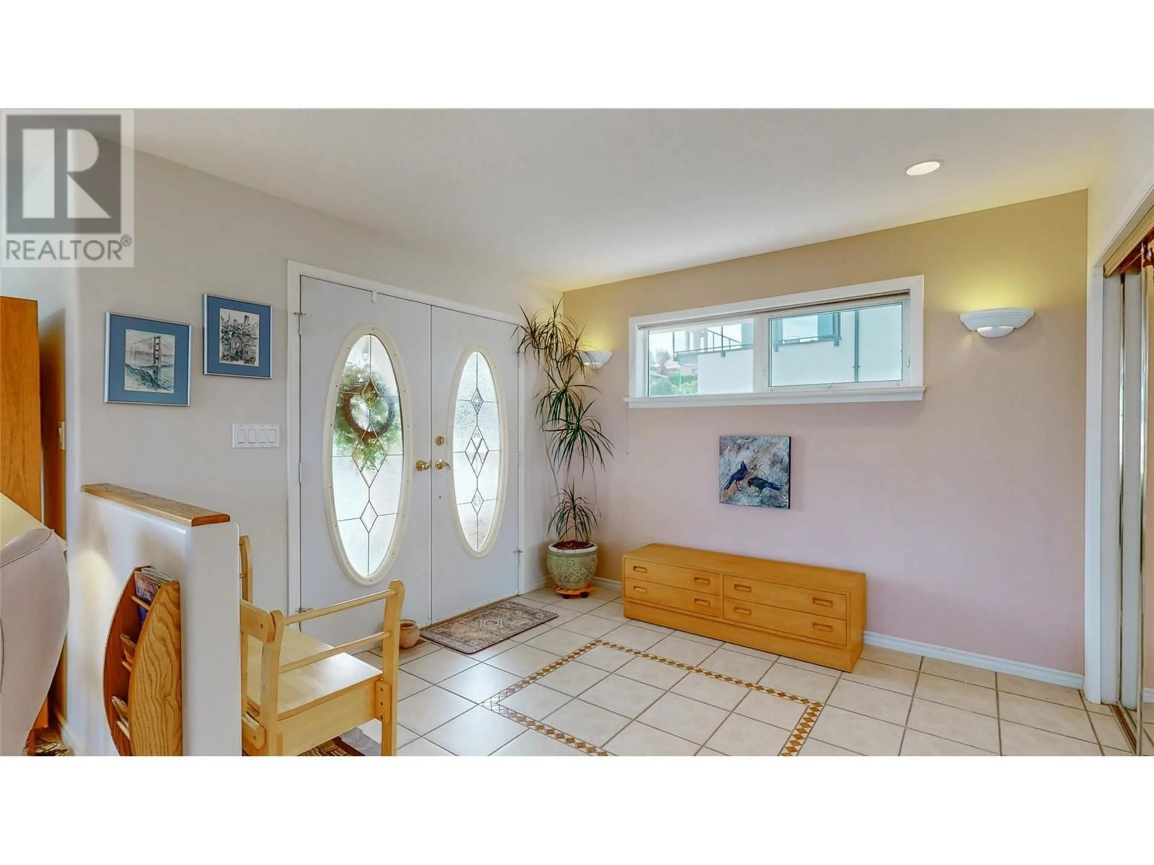 Indoor entryway for 4210 FAIRWINDS DRIVE, Osoyoos British Columbia V0H1V4