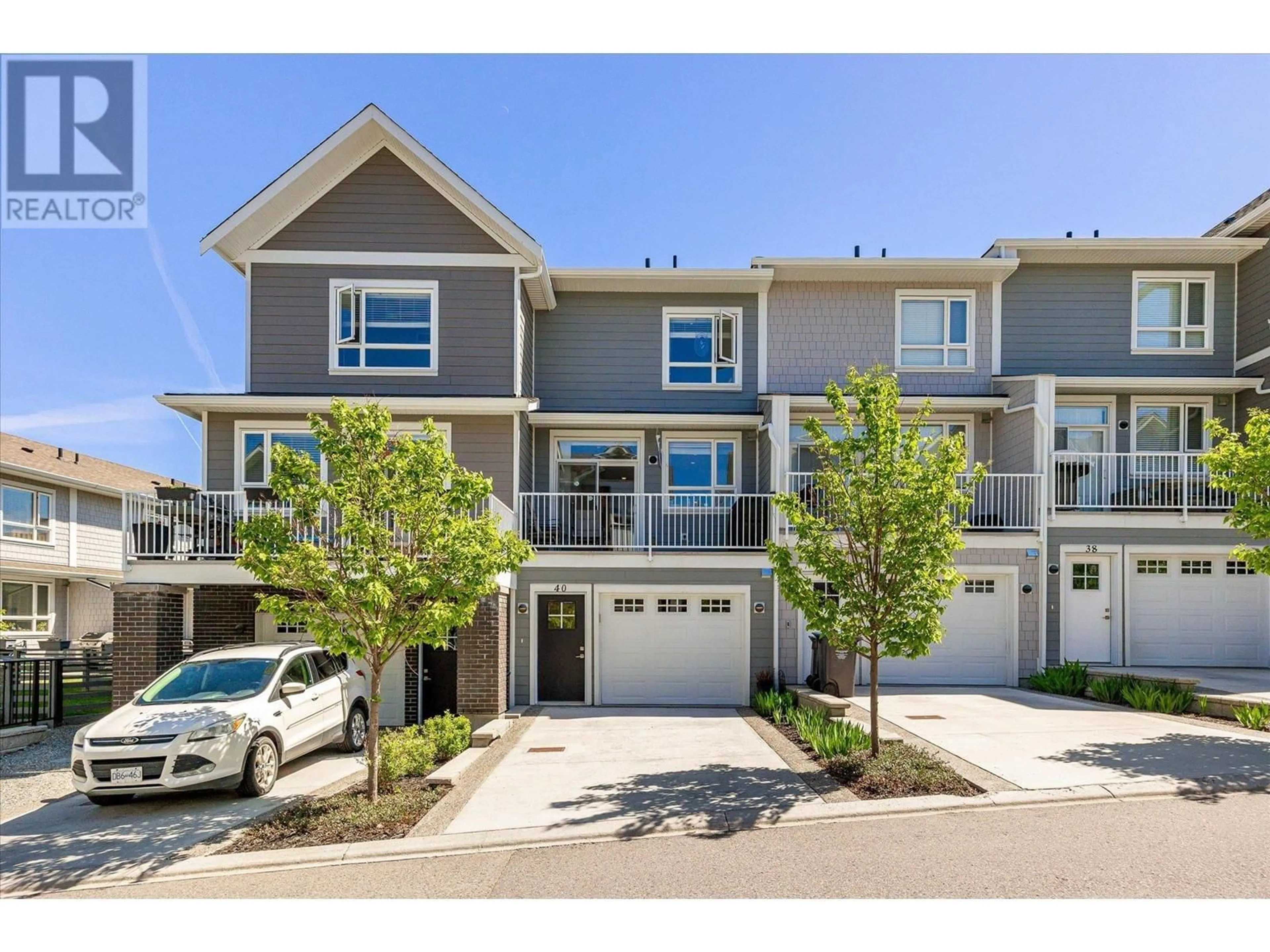 Home with vinyl exterior material, street for 40 - 13098 SHORELINE WAY, Lake Country British Columbia V4V0A8