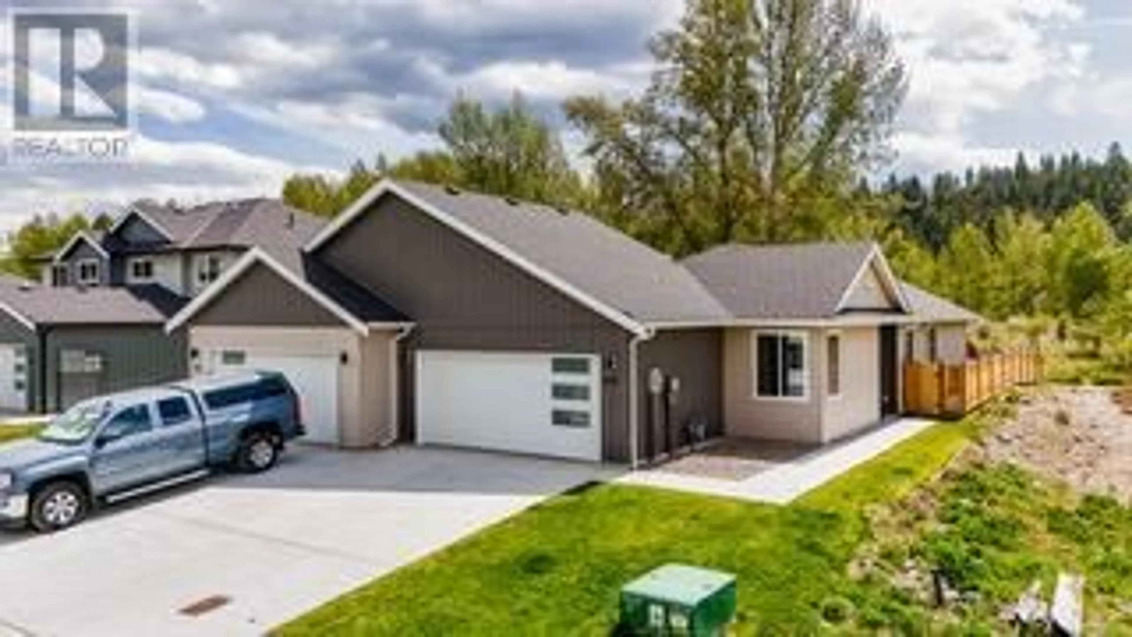 Home with vinyl exterior material, street for 518 SIMILKAMEEN AVENUE, Princeton British Columbia V0X1W0