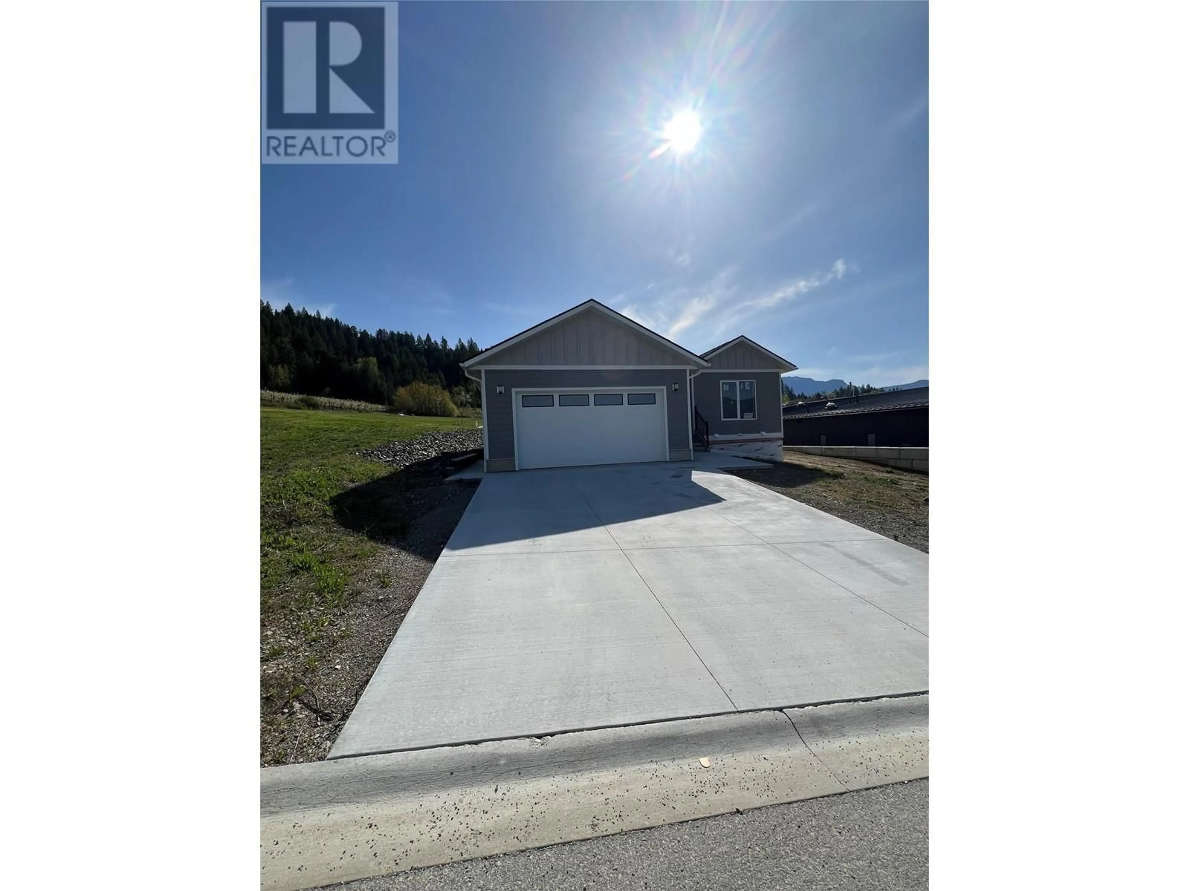Unknown for 712 MOUNTAIN VIEW CRESCENT, Creston British Columbia V0B1G5