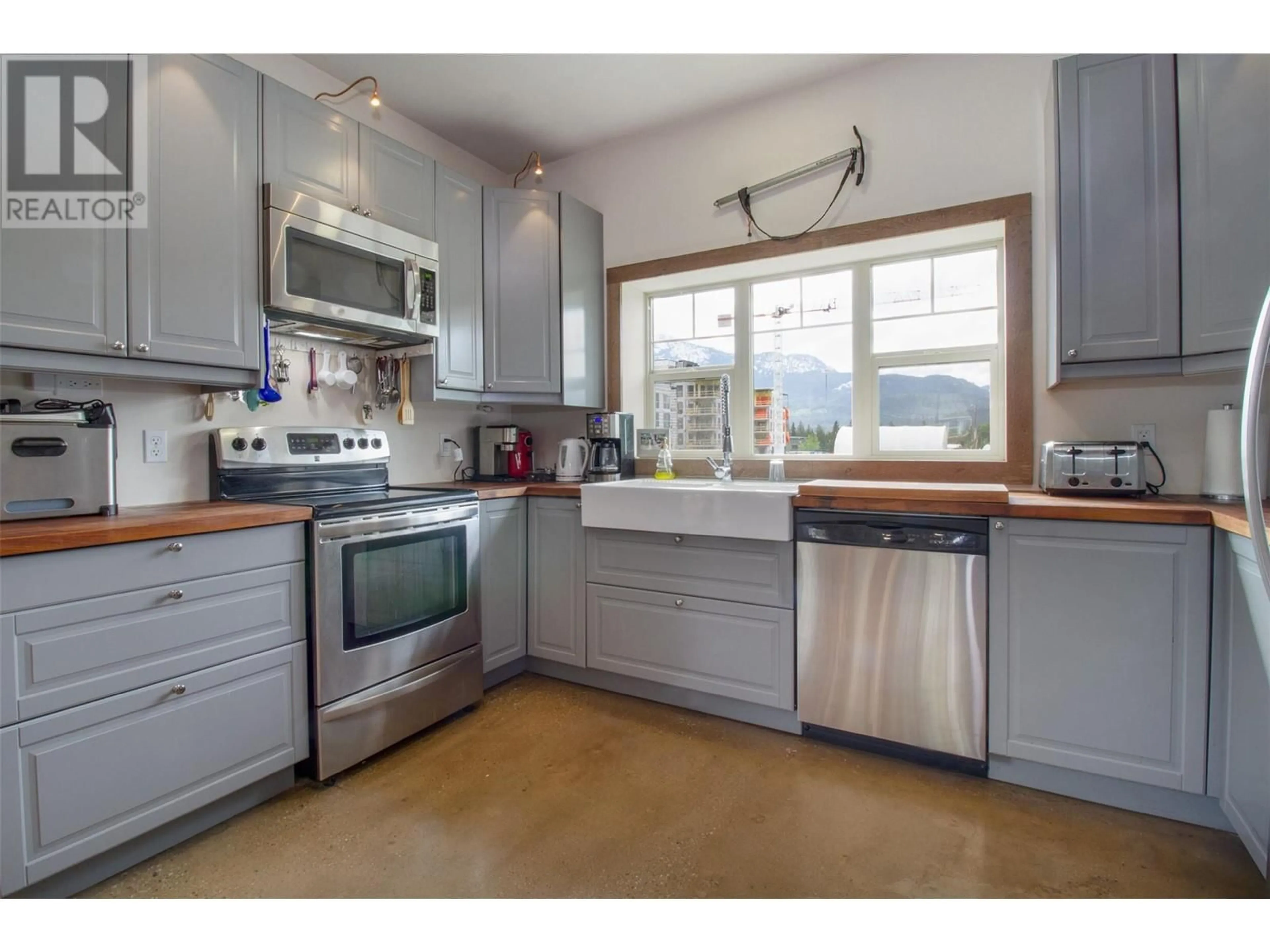 Standard kitchen, unknown for 1905 HAY ROAD, Revelstoke British Columbia V0E2S1