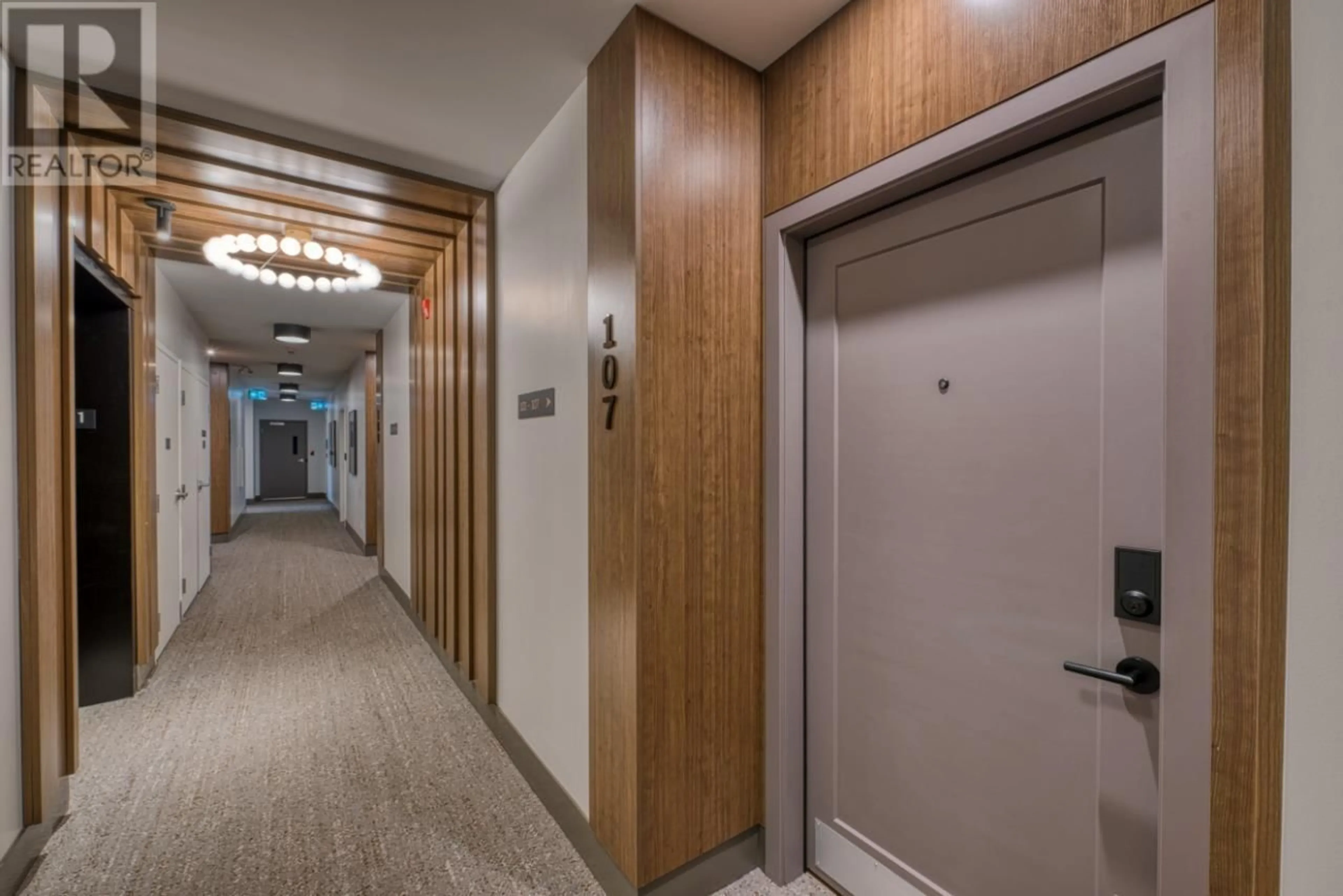 Indoor foyer for 107 - 75 PREDATOR RIDGE DRIVE, Vernon British Columbia V1H0A5