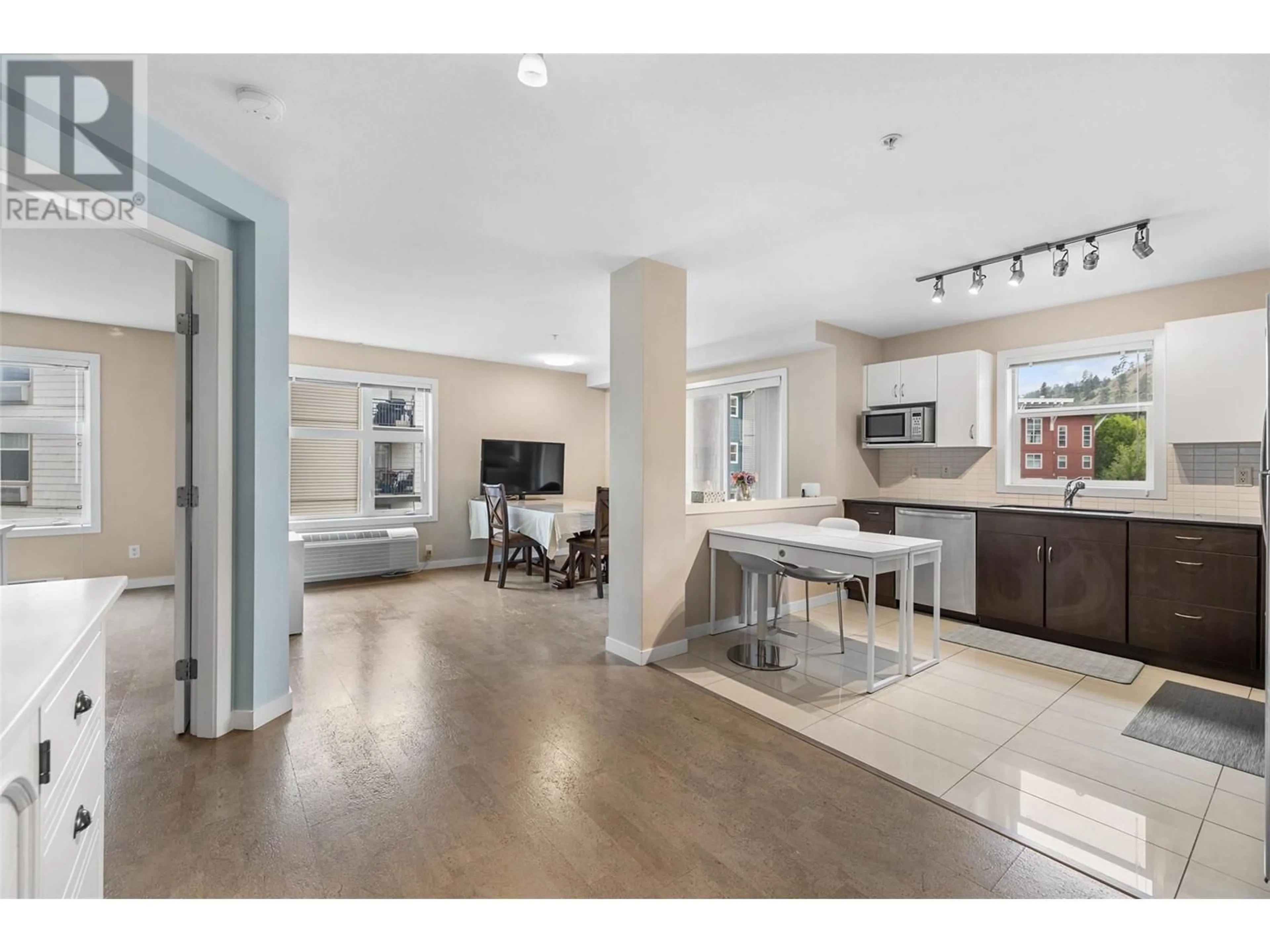 Open concept kitchen, unknown for 303 - 571 YATES ROAD, Kelowna British Columbia V1V2V5