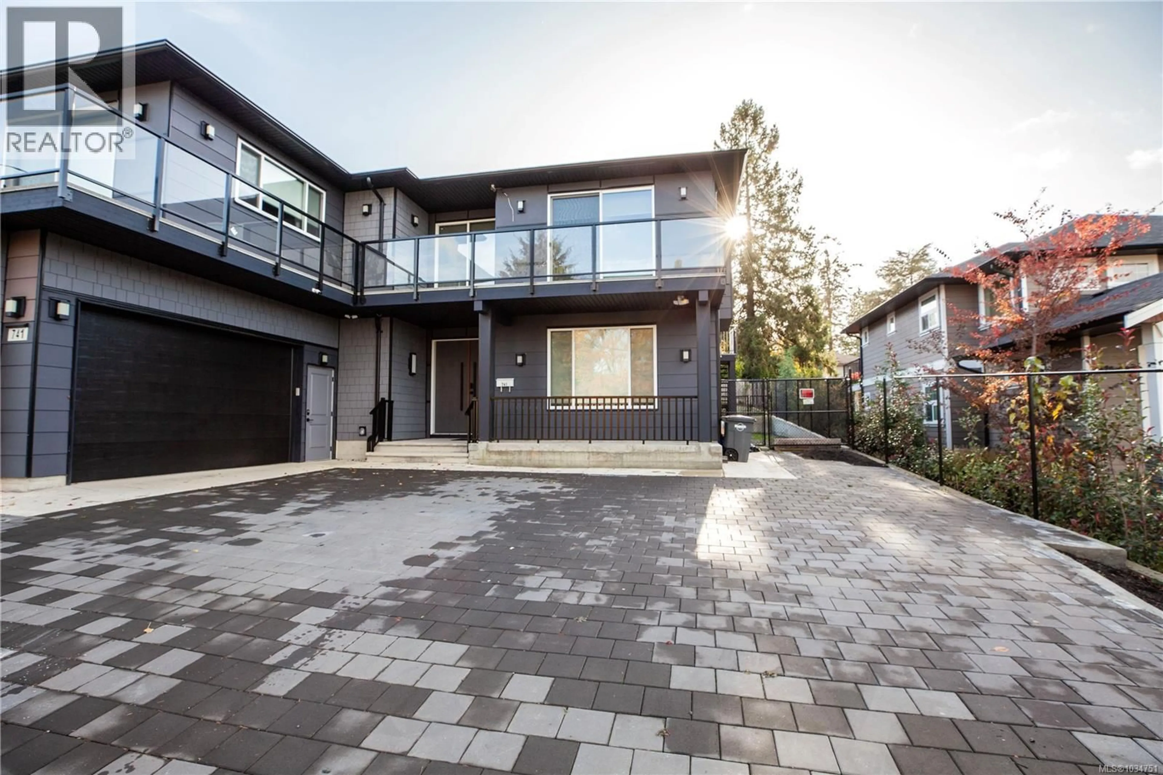 Unknown for 741 SNOWDROP AVENUE, Saanich British Columbia V8Z2N3