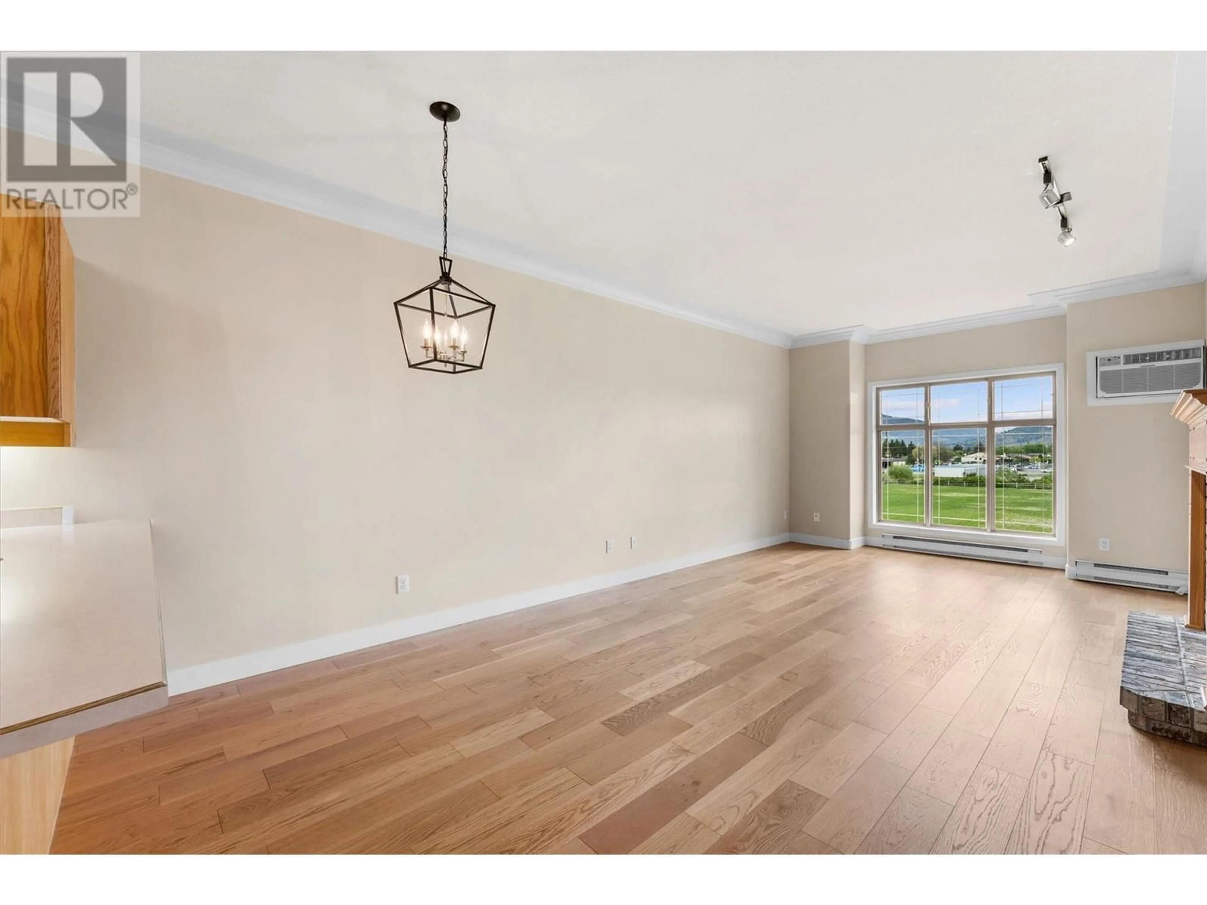 Unknown for 205 - 1152 LANFRANCO ROAD, Kelowna British Columbia V1W3W5