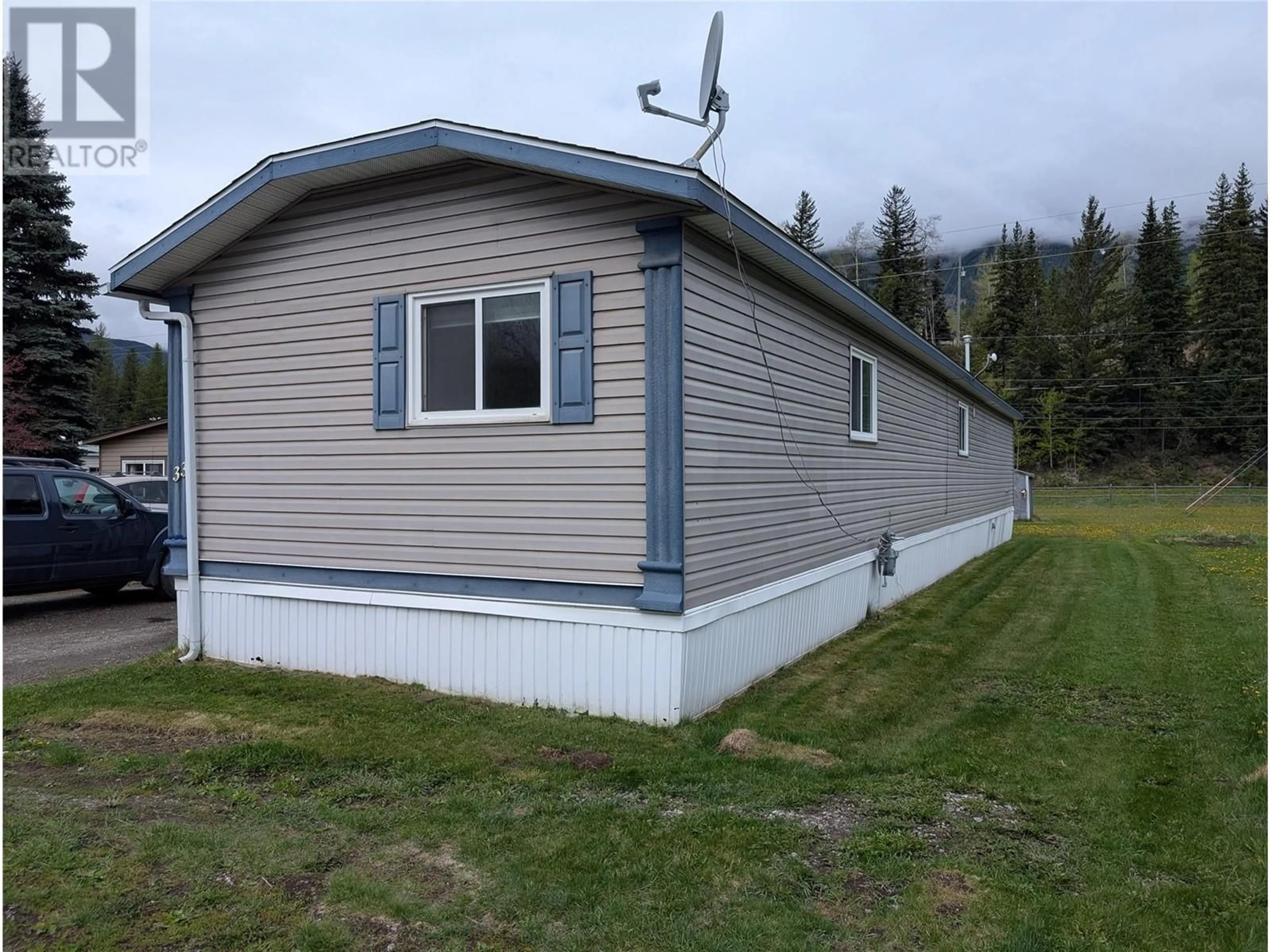 Home with vinyl exterior material, building for 33 - 6272 LOWER ELK VALLEY ROAD, Sparwood British Columbia V0B2G3
