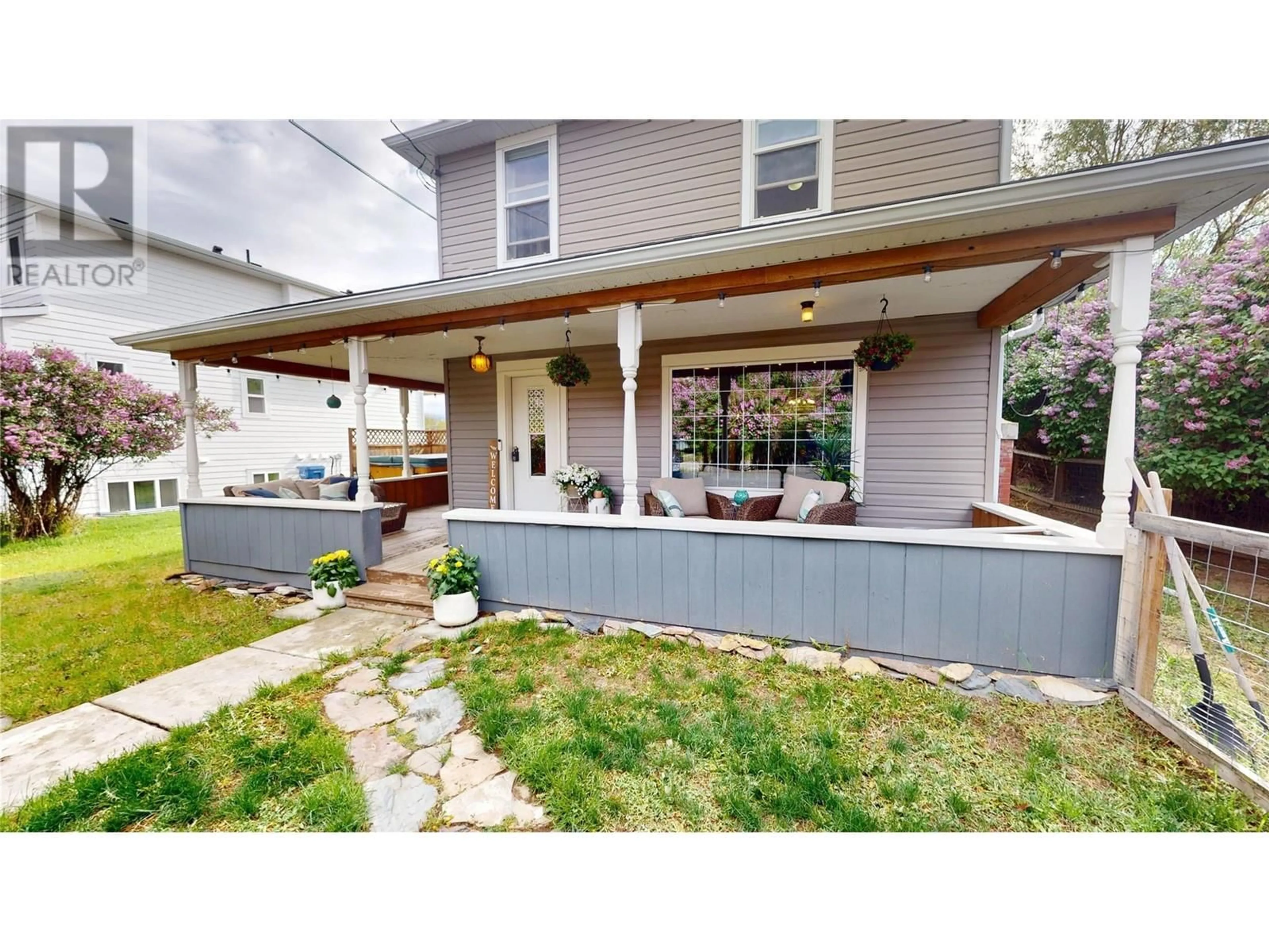 Patio, street for 128 13TH AVENUE SOUTH, Cranbrook British Columbia v1c2v5