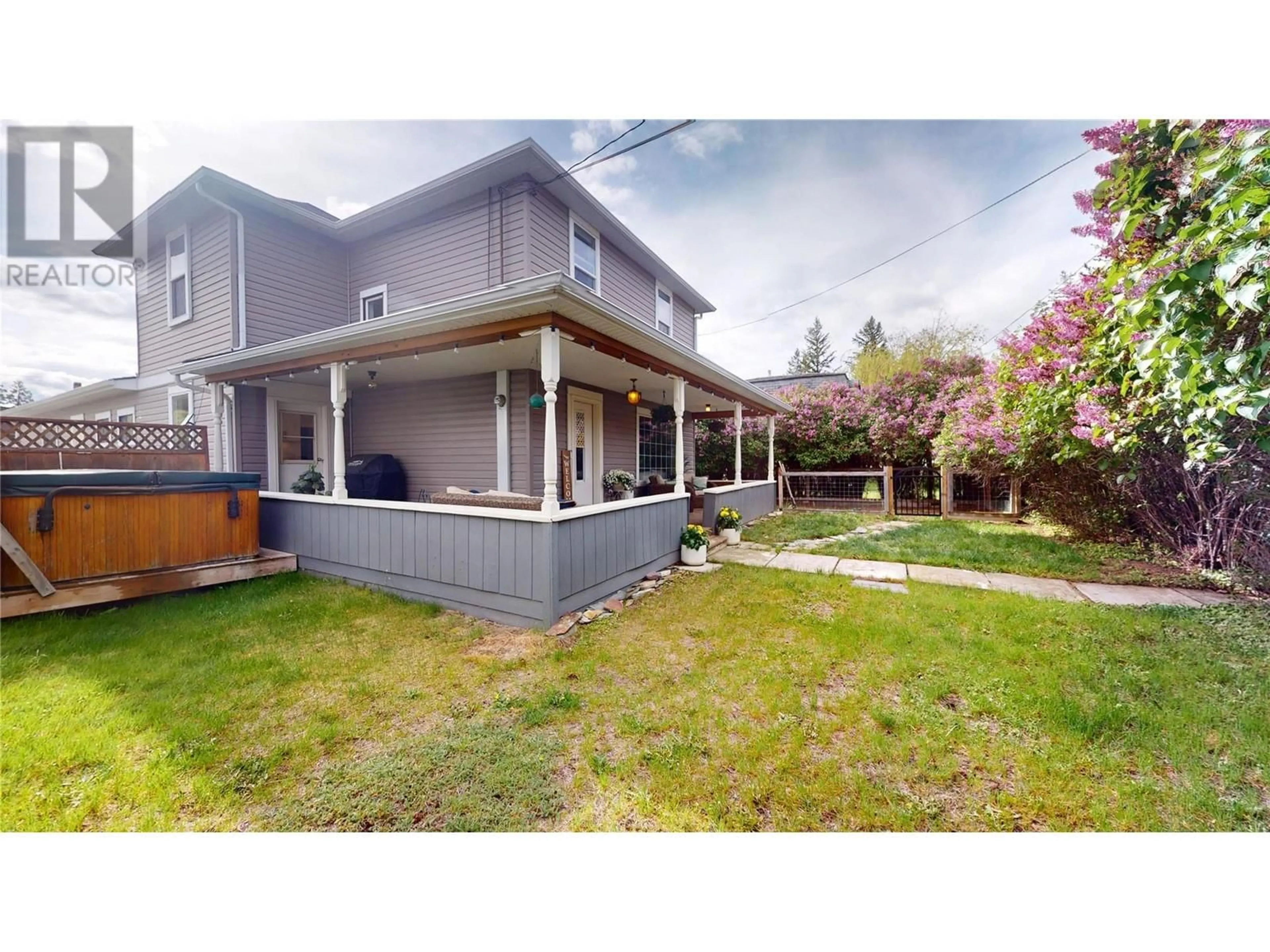 Patio, street for 128 13TH AVENUE SOUTH, Cranbrook British Columbia v1c2v5