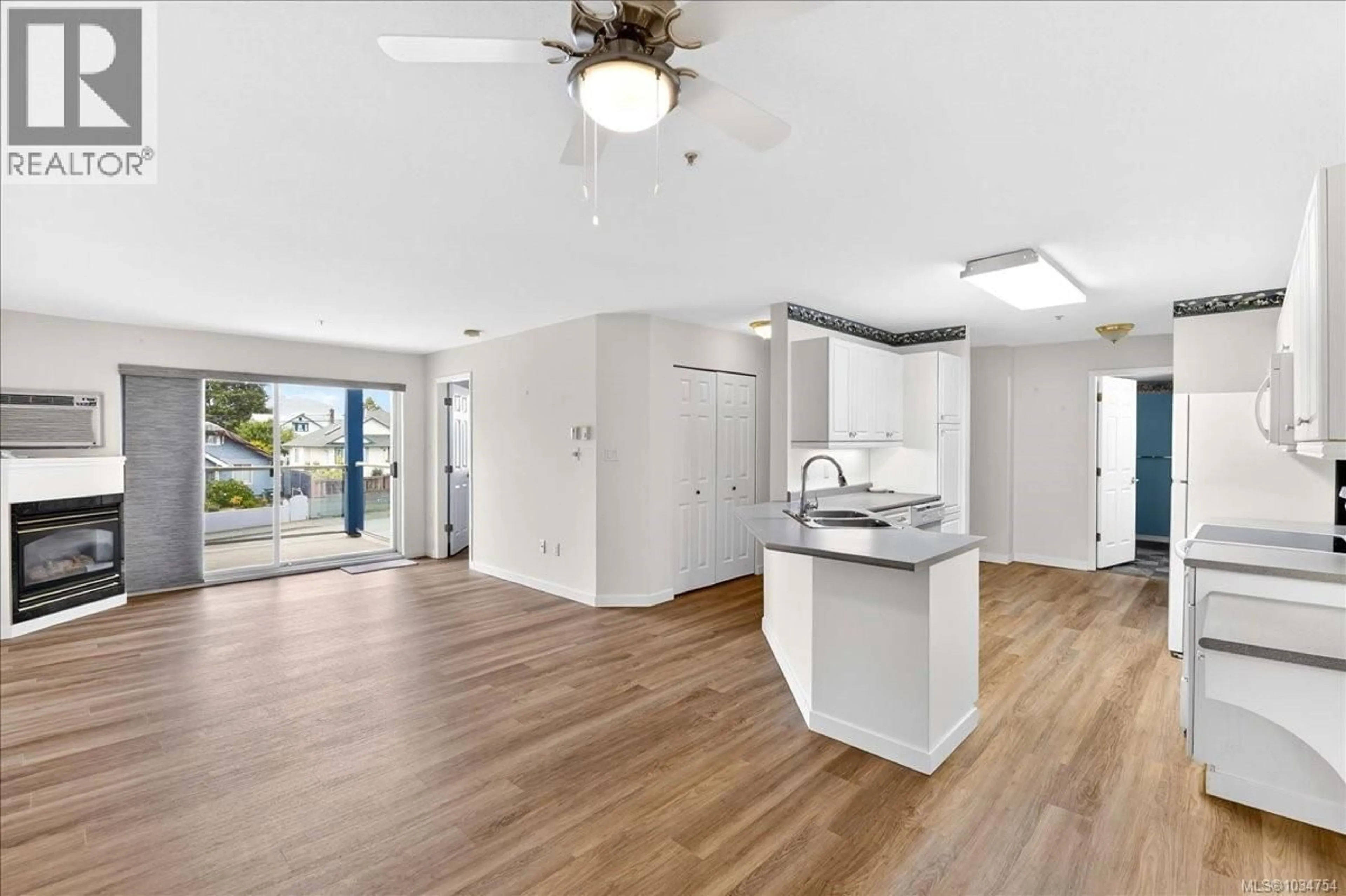 Open concept kitchen, unknown for 205 - 2825 3RD AVENUE, Port Alberni British Columbia V9Y2A9