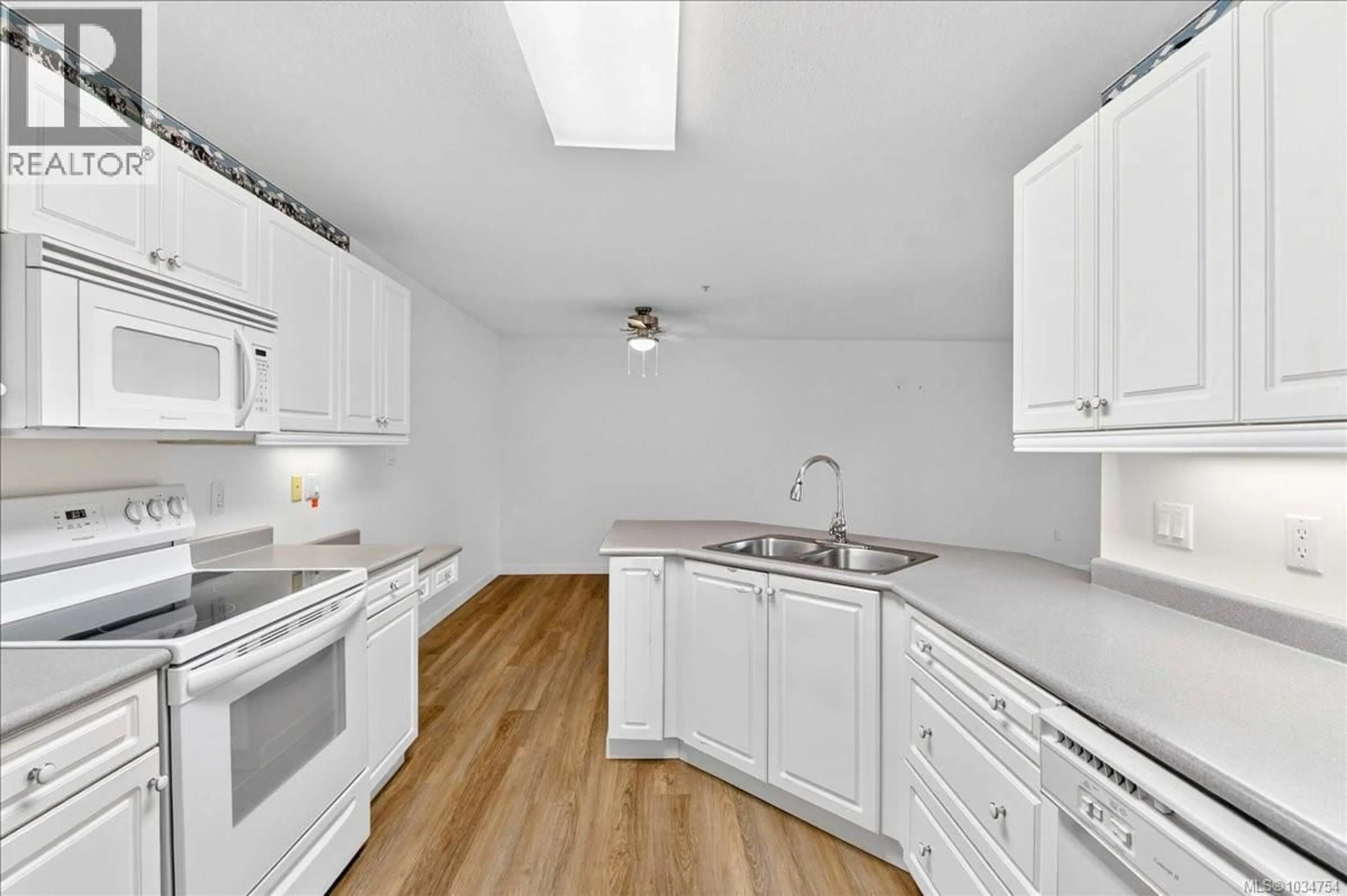 Standard kitchen, unknown for 205 - 2825 3RD AVENUE, Port Alberni British Columbia V9Y2A9