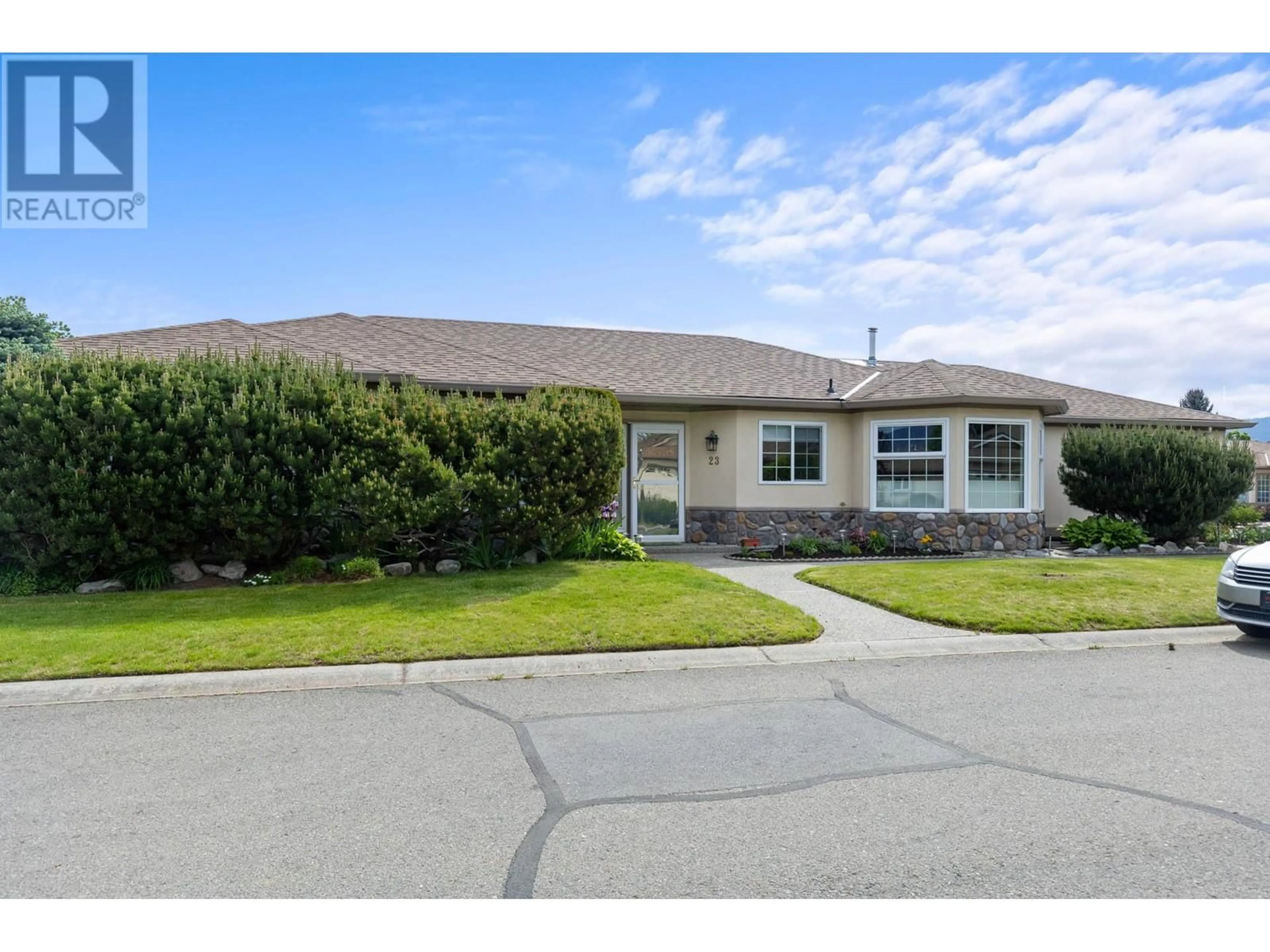 Home with vinyl exterior material, street for 23 - 1201 CAMERON AVENUE, Kelowna British Columbia V1W3R7