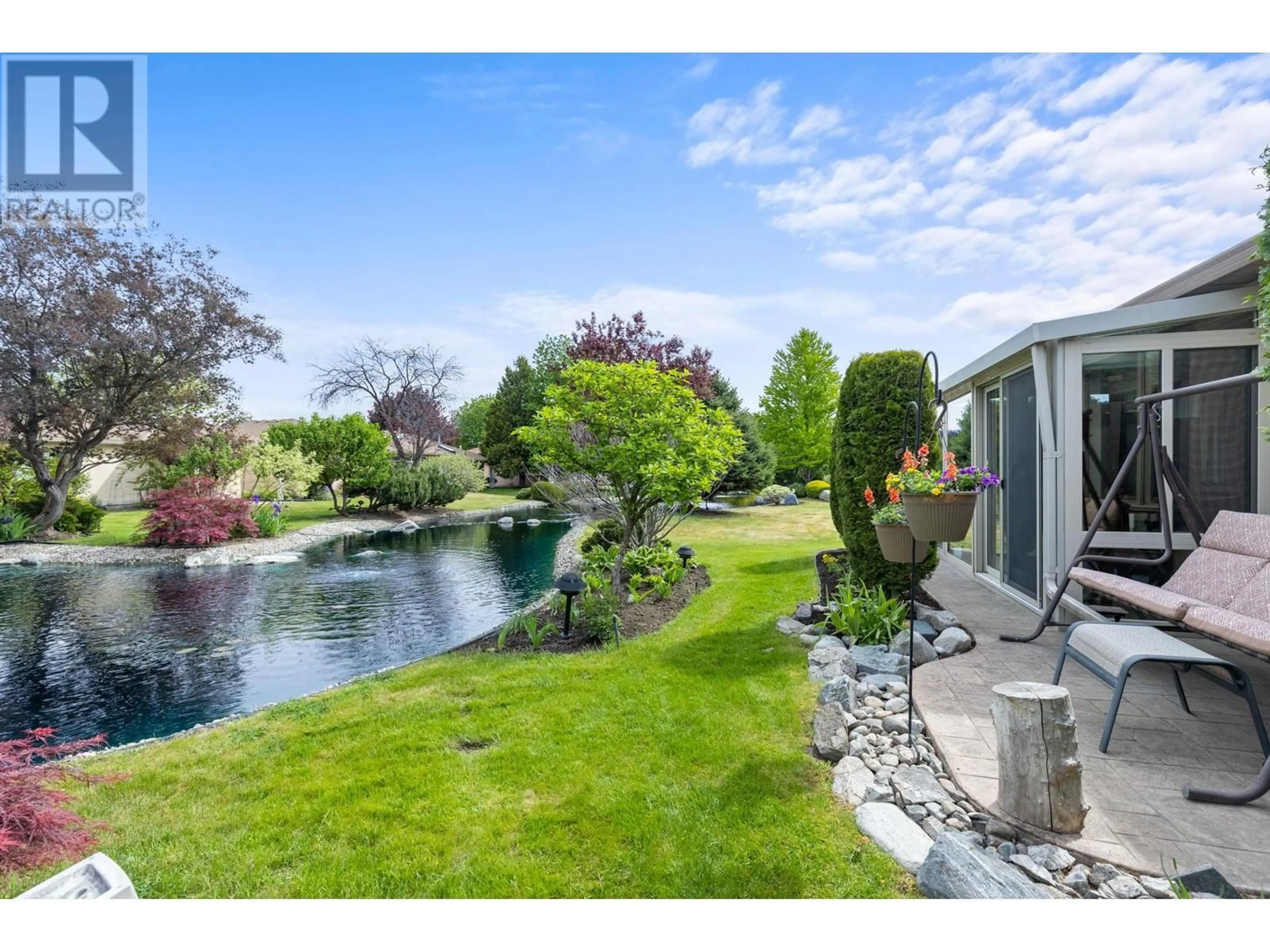 A pic from outside/outdoor area/front of a property/back of a property/a pic from drone, water/lake/river/ocean view for 23 - 1201 CAMERON AVENUE, Kelowna British Columbia V1W3R7
