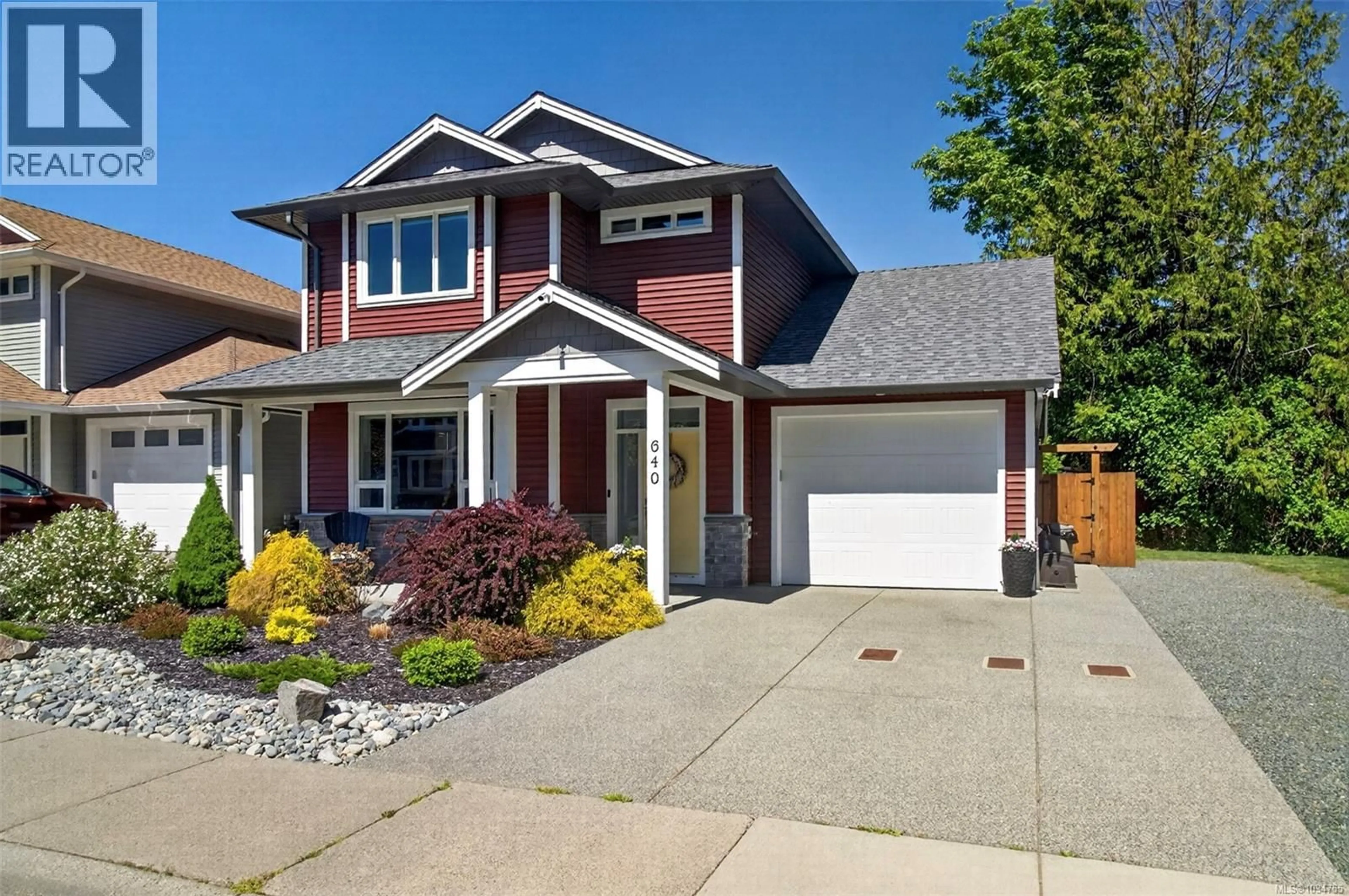 Home with vinyl exterior material, street for 640 GIOVANDO WAY, Ladysmith British Columbia V9G1P8