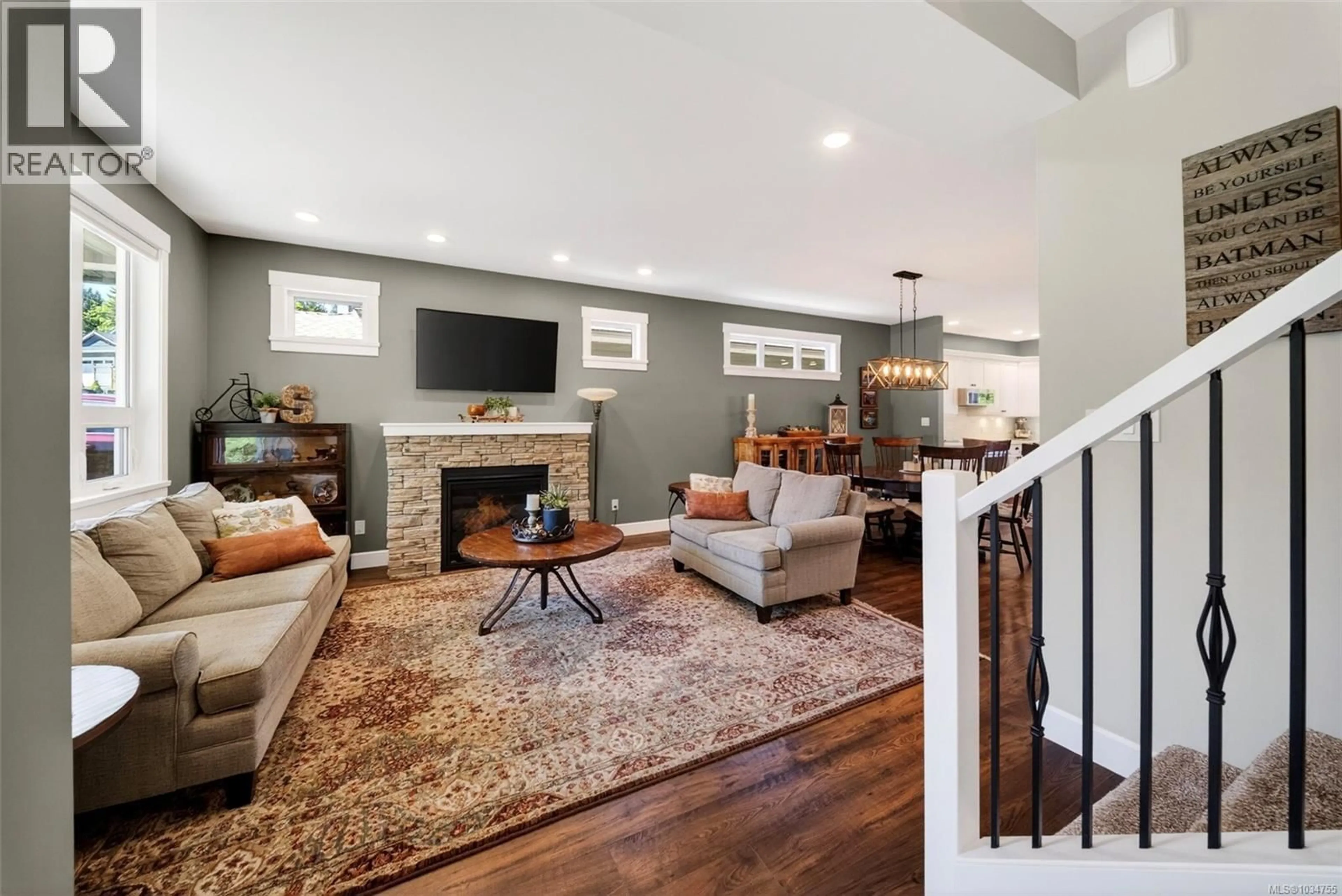 Living room with furniture, unknown for 640 GIOVANDO WAY, Ladysmith British Columbia V9G1P8