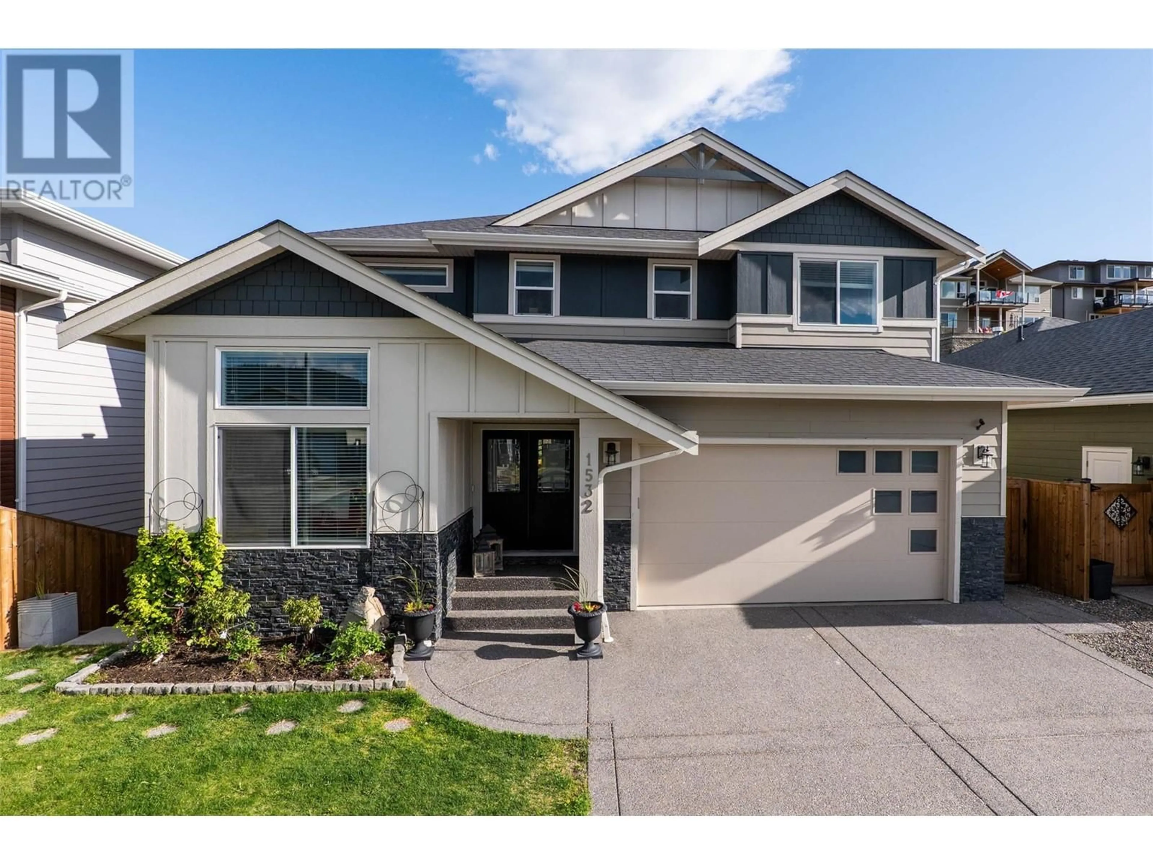 Home with vinyl exterior material, street for 1532 EMERALD DRIVE, Kamloops British Columbia V2E0C1