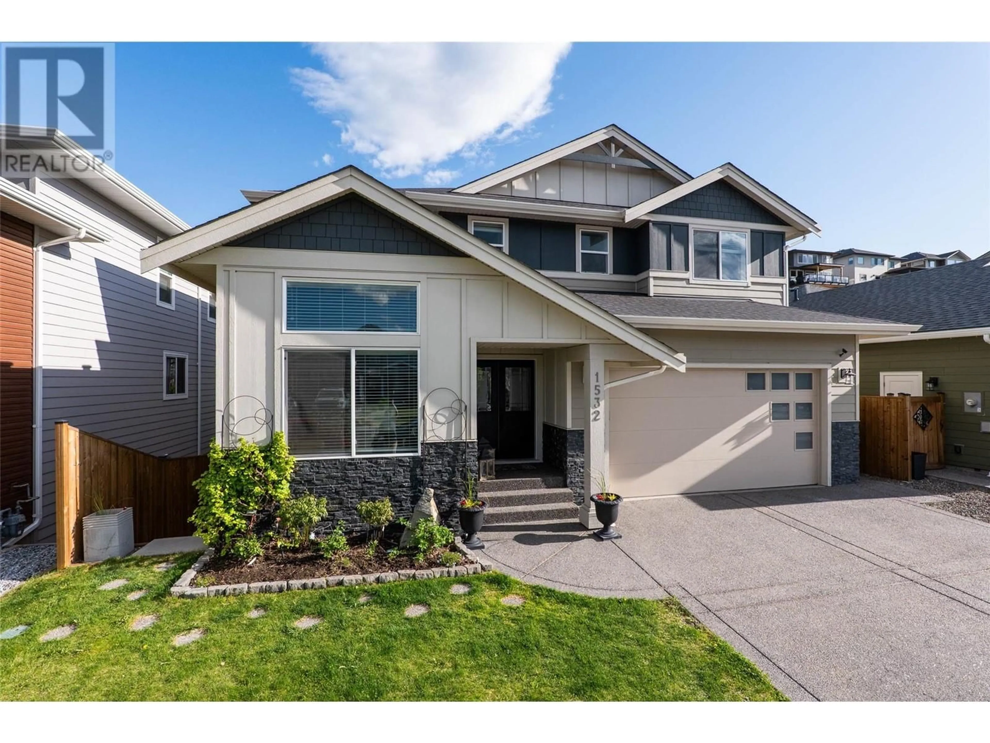 Home with vinyl exterior material, street for 1532 EMERALD DRIVE, Kamloops British Columbia V2E0C1