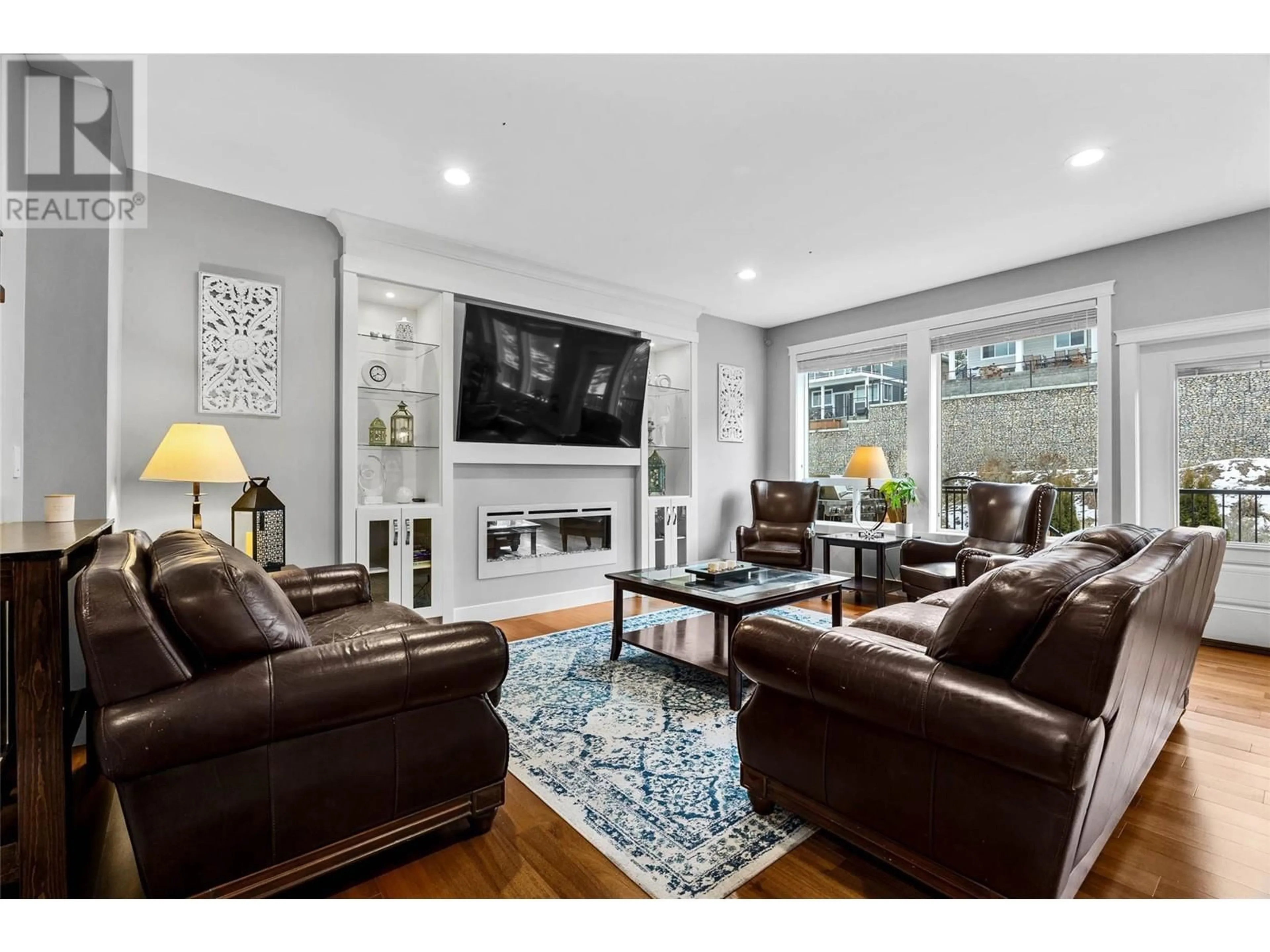 Living room with furniture, unknown for 1532 EMERALD DRIVE, Kamloops British Columbia V2E0C1