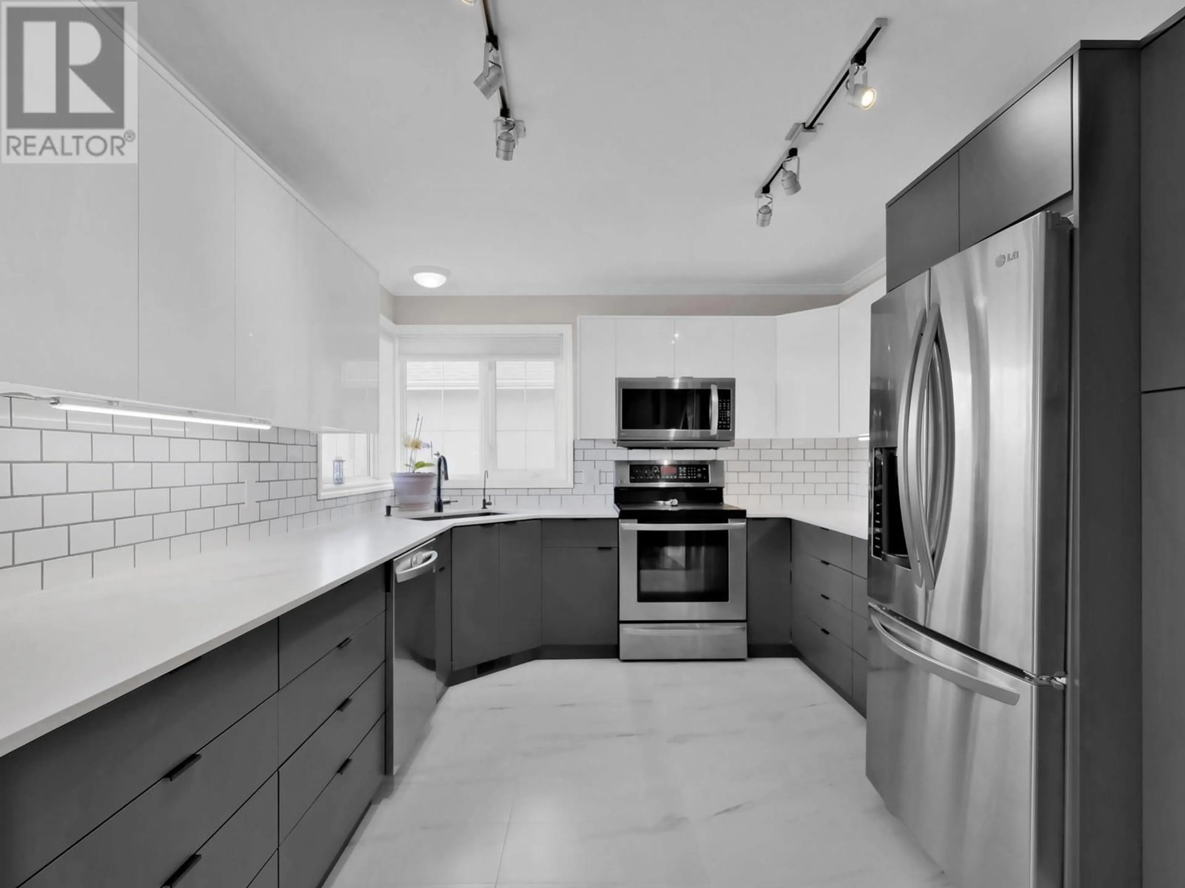 Contemporary kitchen, ceramic/tile floor for 3540 GLEN EAGLES DRIVE, West Kelowna British Columbia V4T2L6