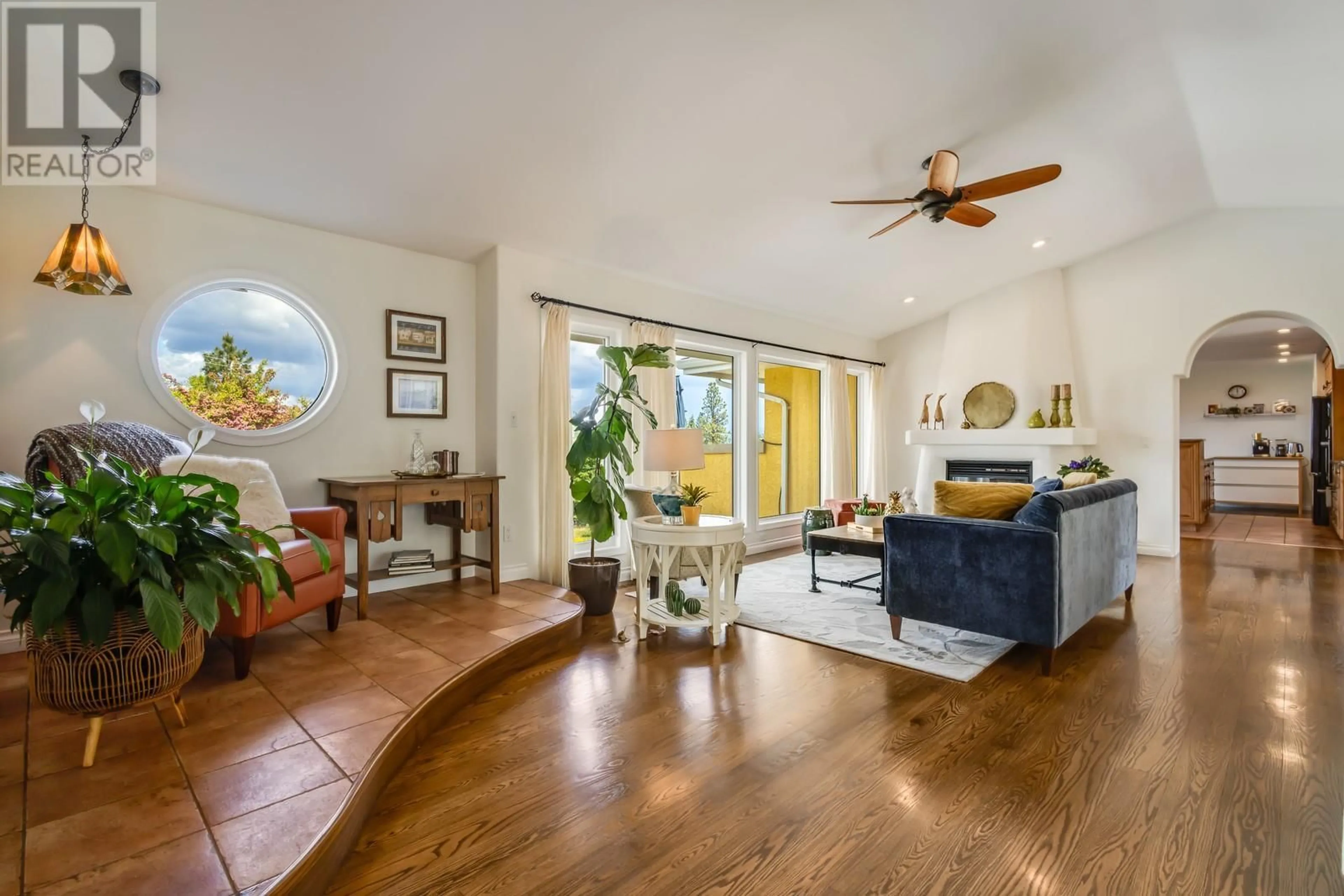Living room with furniture, unknown for 471 OKAVIEW ROAD, Kelowna British Columbia V1W4M1