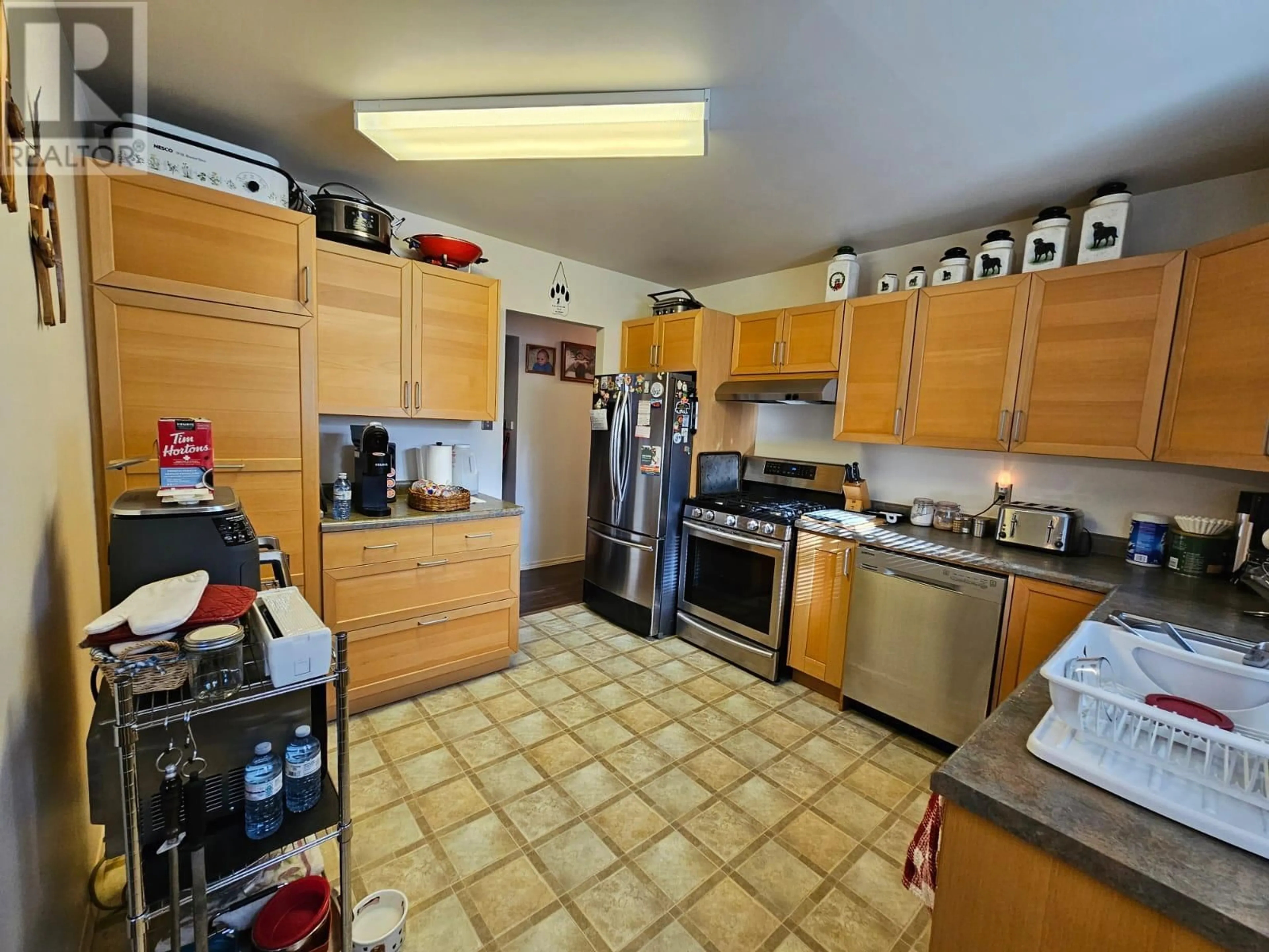 Standard kitchen, unknown for 148 BIRCH AVENUE, Tumbler Ridge British Columbia V0C2W0