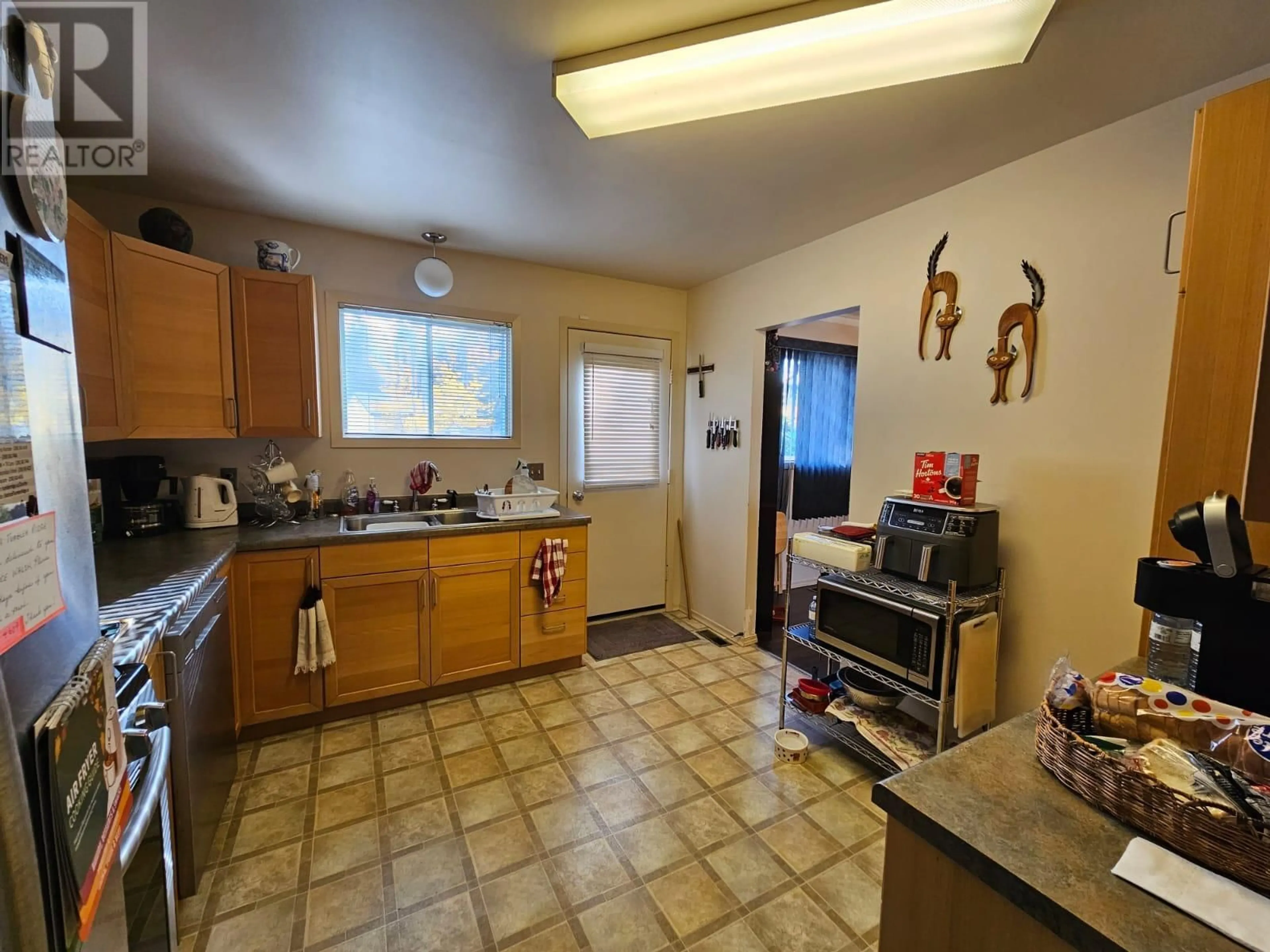 Standard kitchen, unknown for 148 BIRCH AVENUE, Tumbler Ridge British Columbia V0C2W0