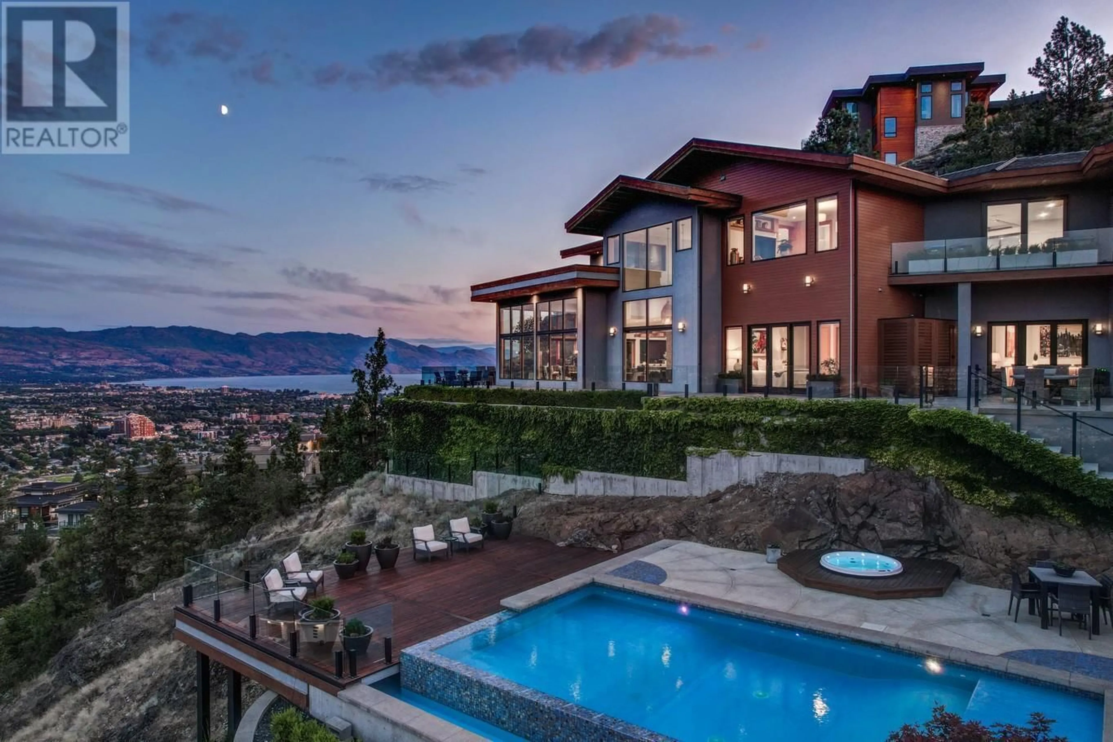 Pool for 733 FORESTRIDGE LANE, Kelowna British Columbia V6E0C5