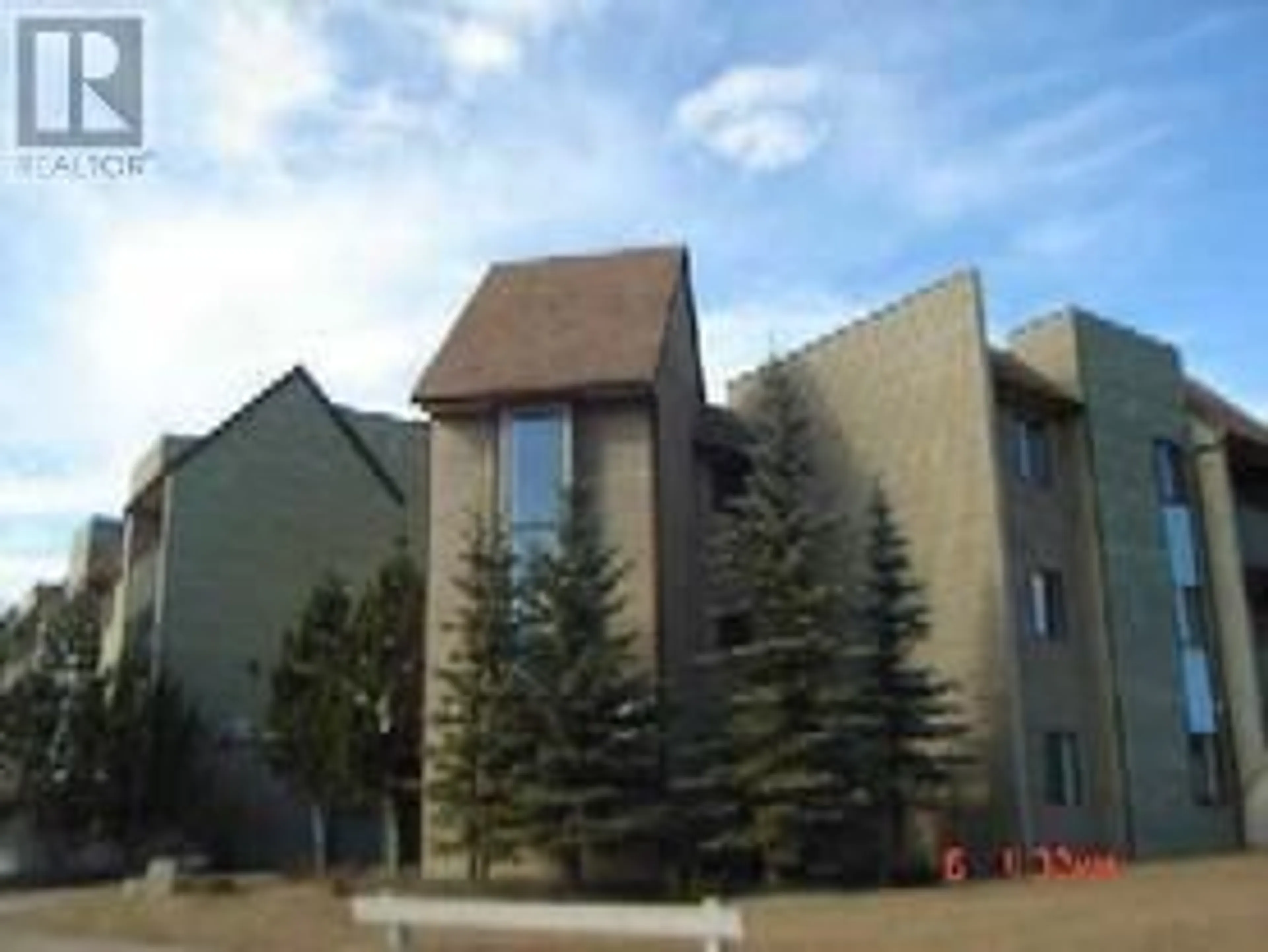 Blurry image for 310 - 320 NORTHGATE OTHER, Tumbler Ridge British Columbia V0C2W0