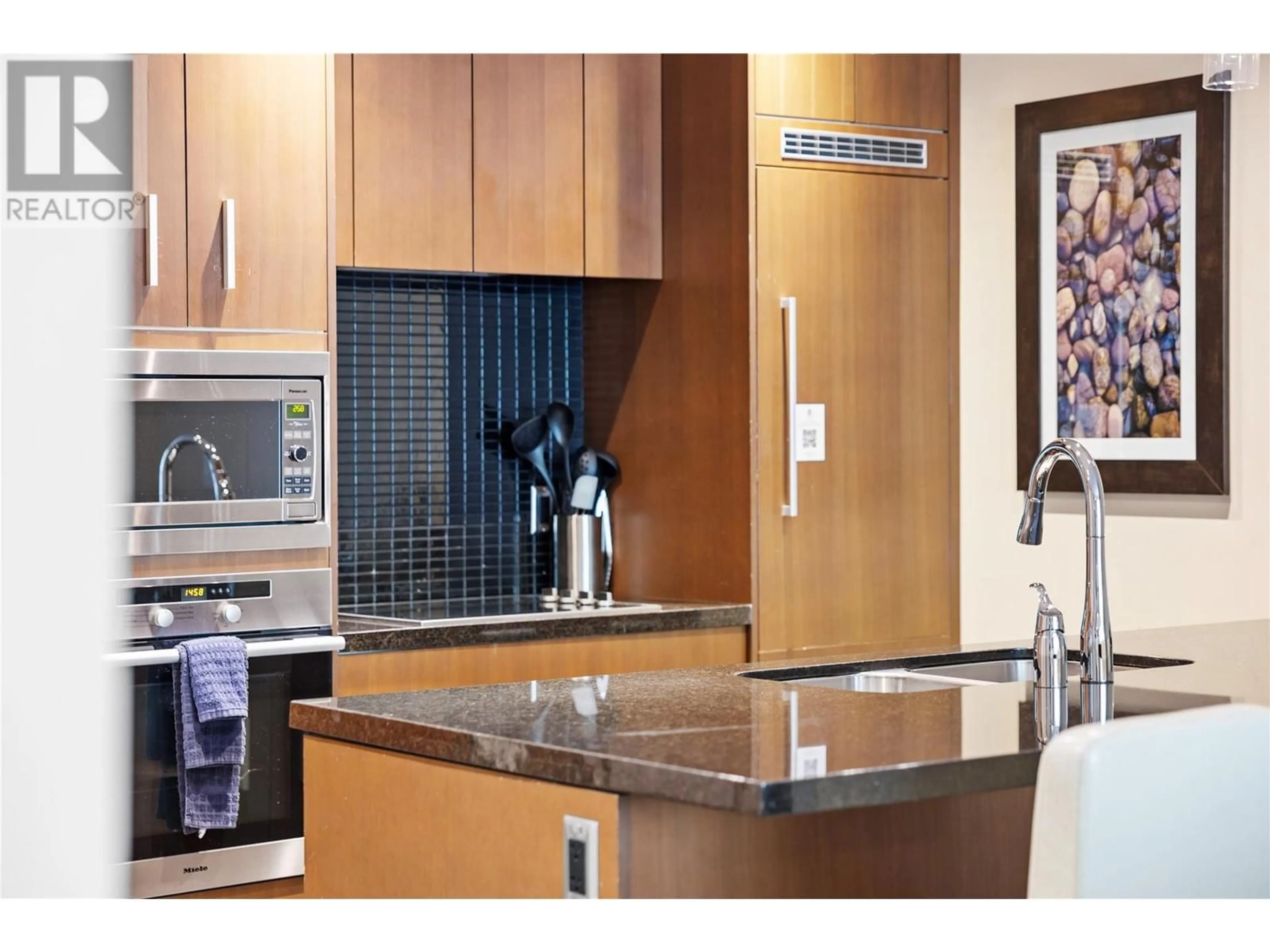 Contemporary kitchen, unknown for 2427 - 2950 CAMOZZI ROAD, Revelstoke British Columbia V0E2S0