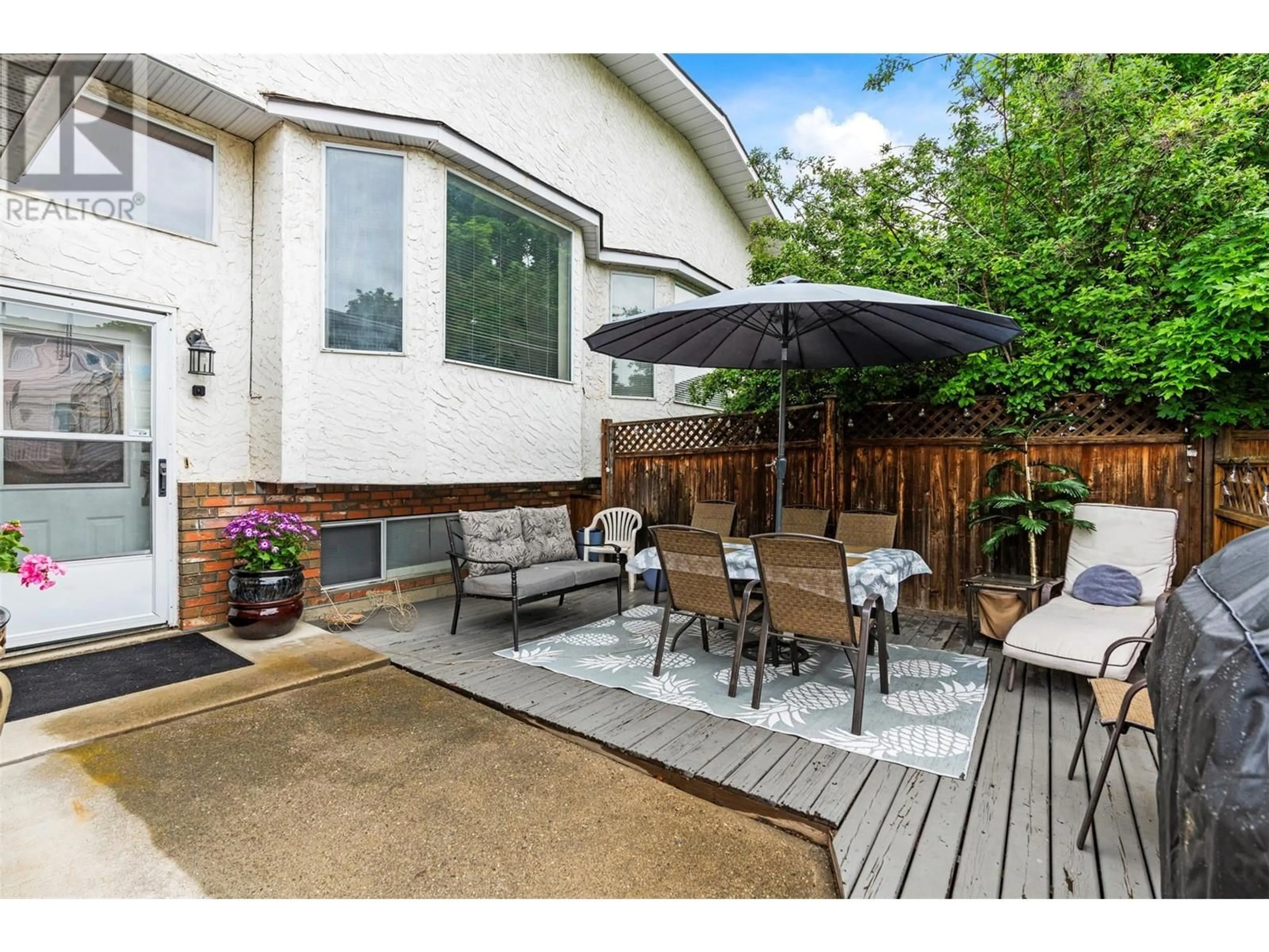 Patio, street for 3715 COMMONAGE CRESCENT, Vernon British Columbia V1T8M4