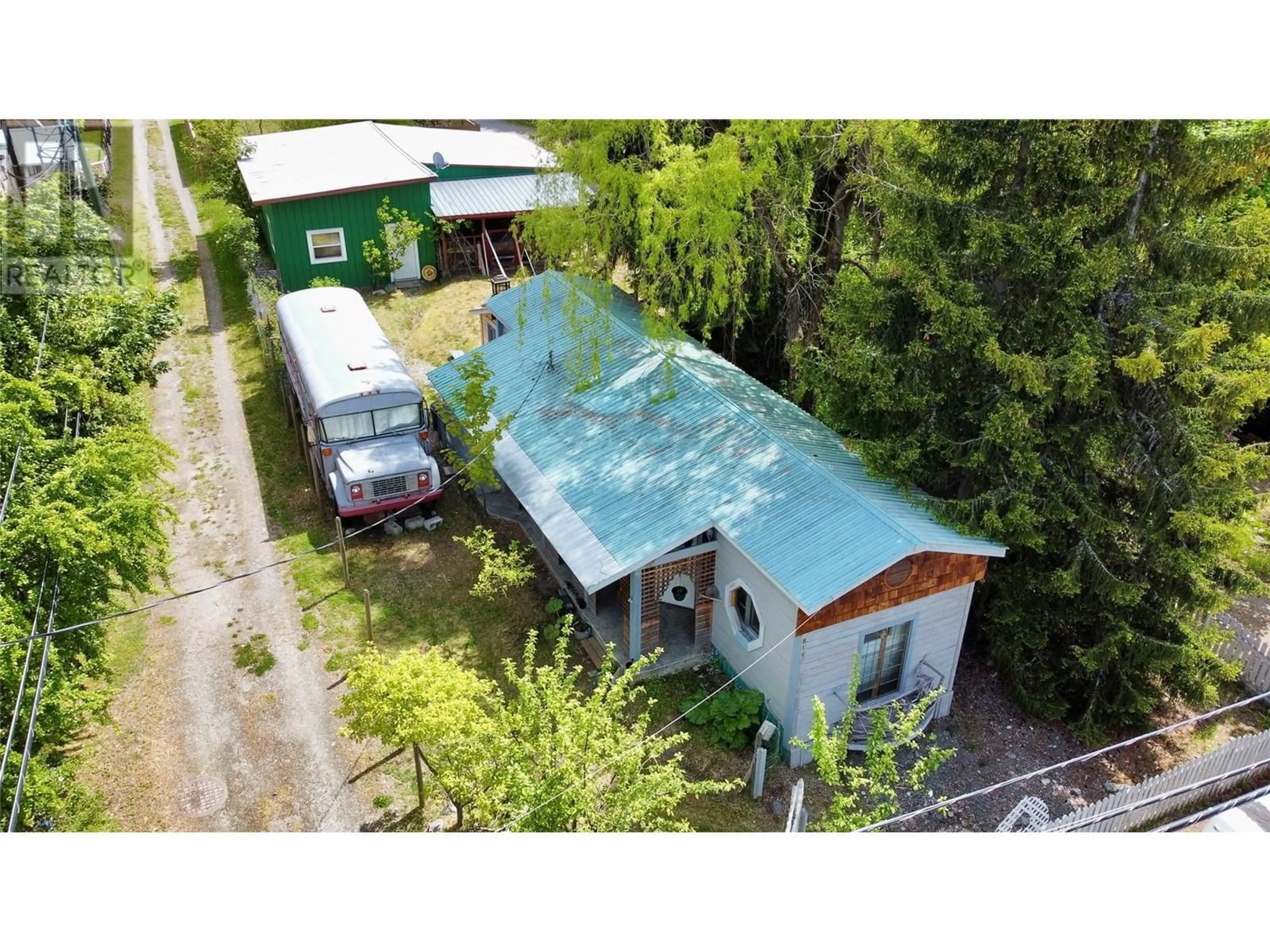 A pic from outside/outdoor area/front of a property/back of a property/a pic from drone, unknown for 814 JOSEPHINE STREET, New Denver British Columbia V0G1S0