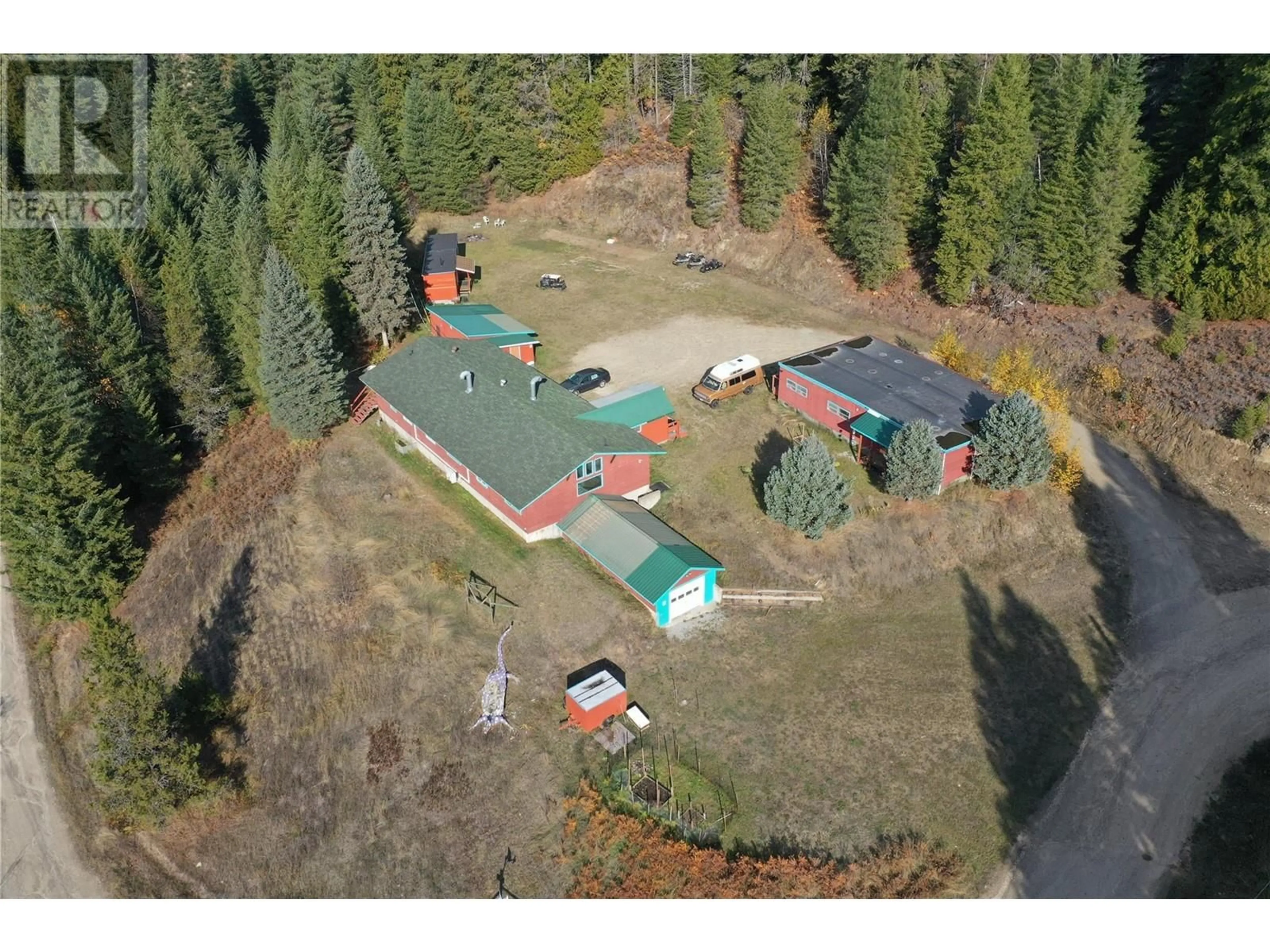 A pic from outside/outdoor area/front of a property/back of a property/a pic from drone, unknown for 2276 6 HIGHWAY, Crescent Valley British Columbia V0G1H0