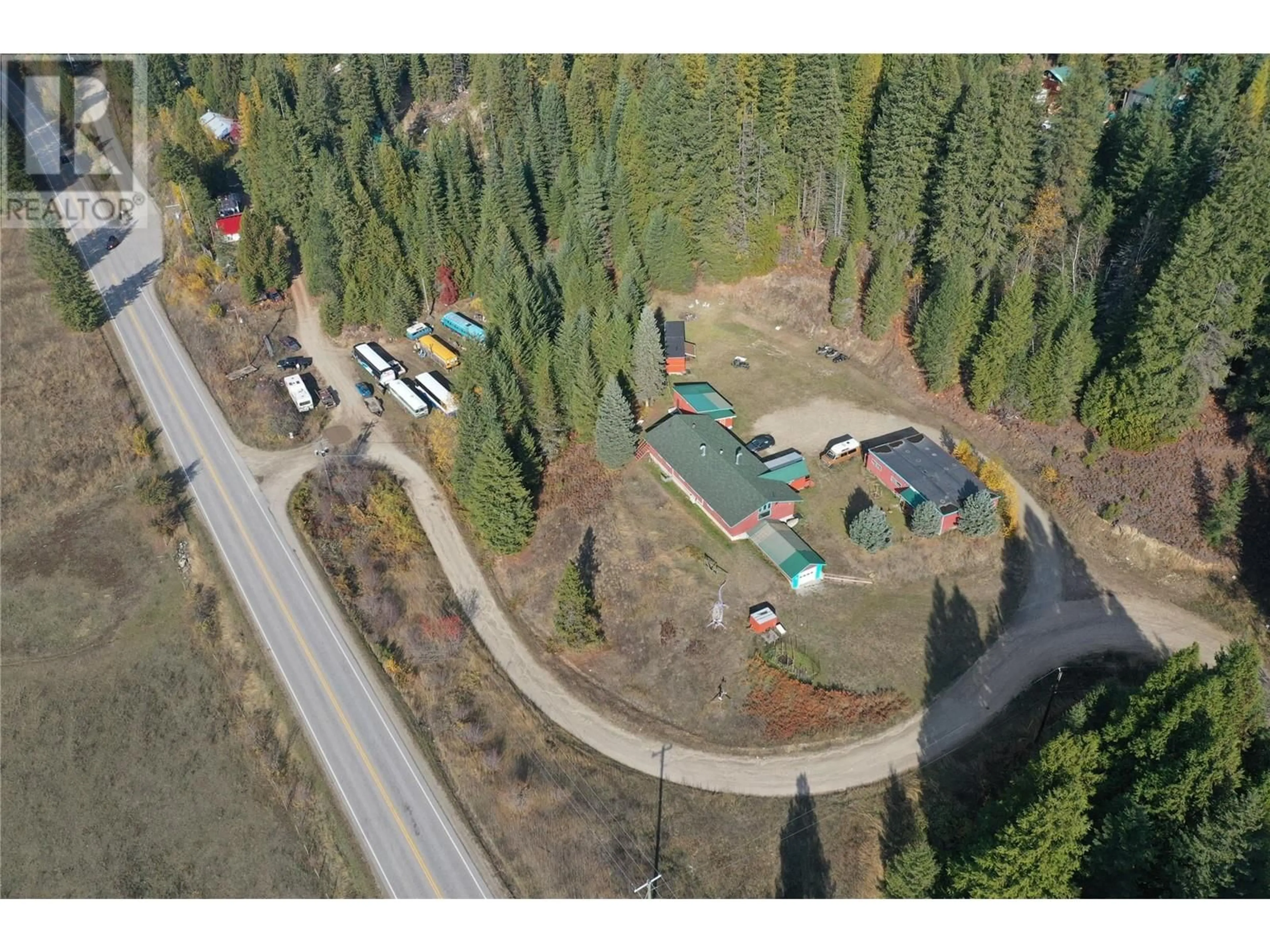 A pic from outside/outdoor area/front of a property/back of a property/a pic from drone, unknown for 2276 6 HIGHWAY, Crescent Valley British Columbia V0G1H0